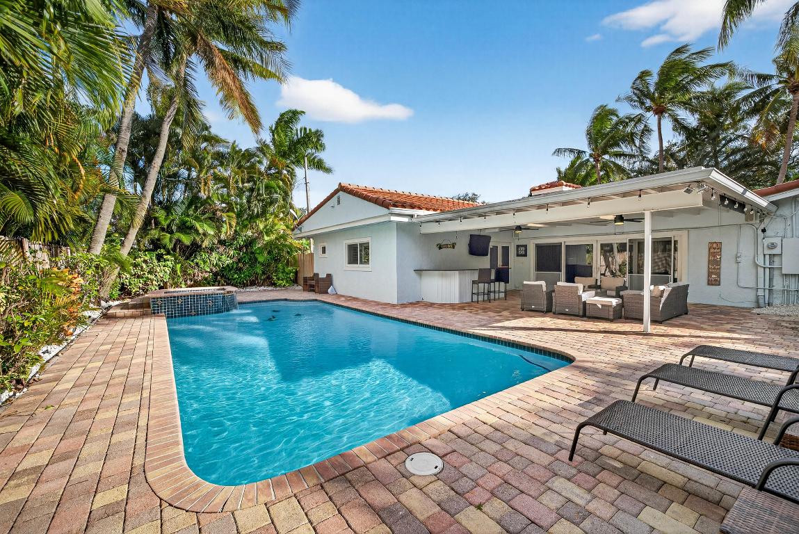 HILLSBORO ISLES - Residential