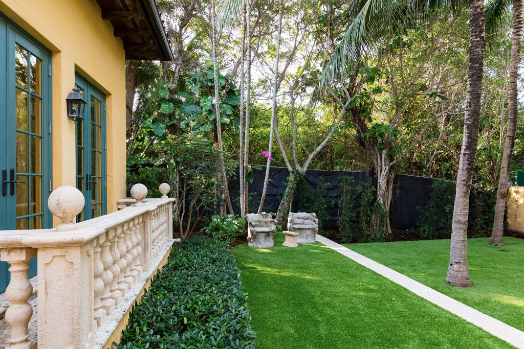 EL BRAVO PARK - Residential