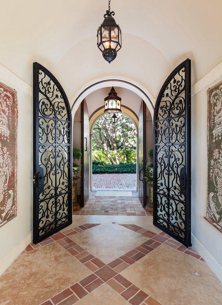 EL BRAVO PARK - Residential