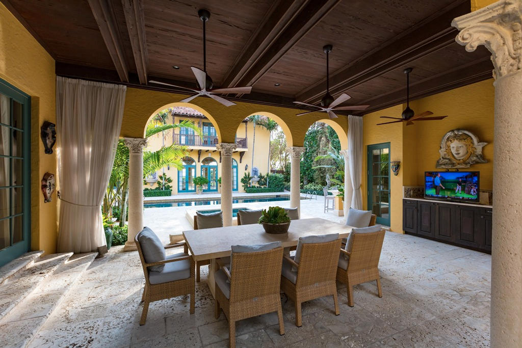 EL BRAVO PARK - Residential