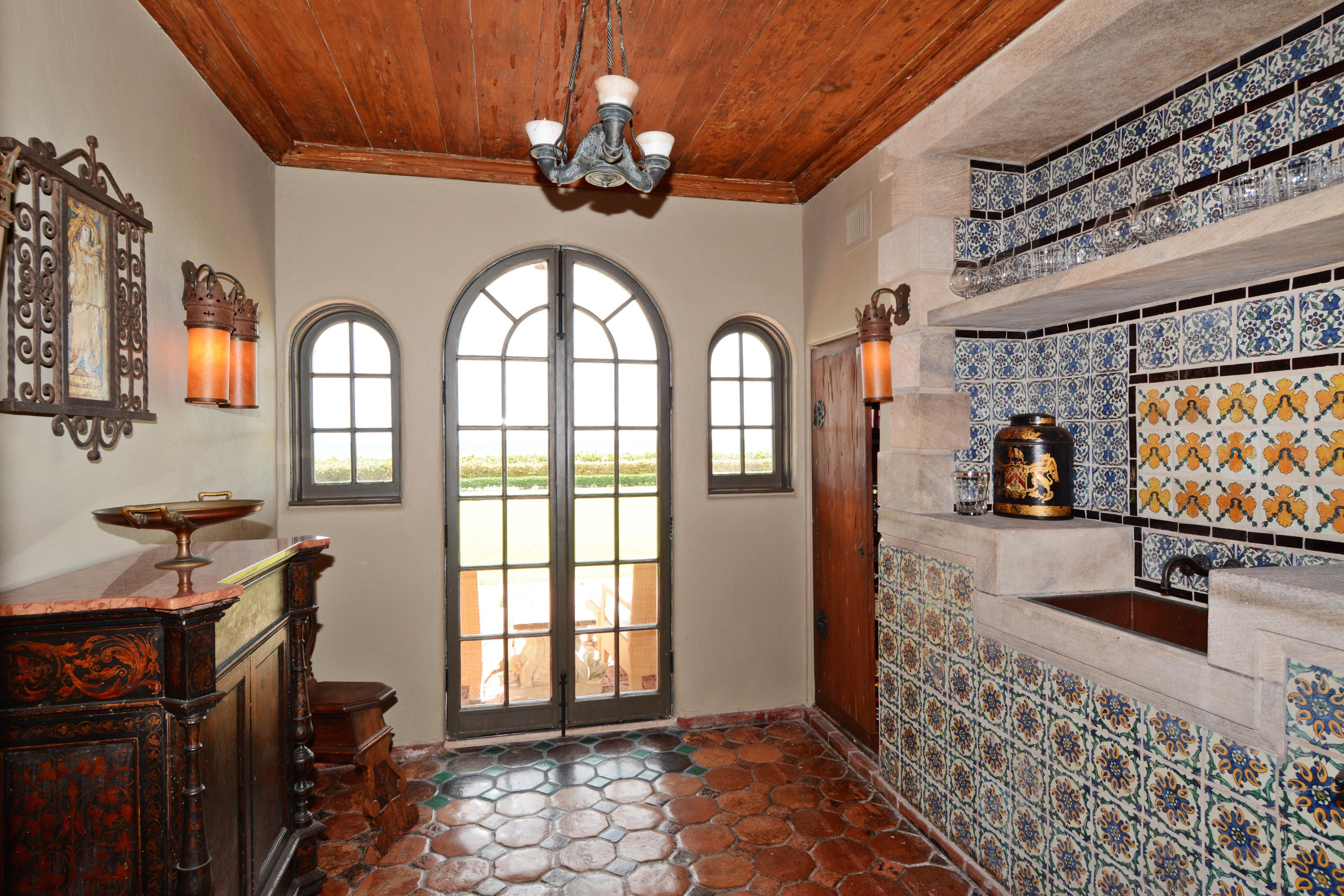 EL BRAVO PARK - Residential