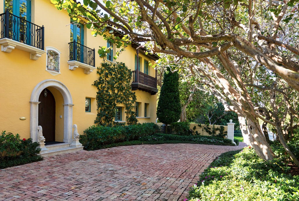 EL BRAVO PARK - Residential