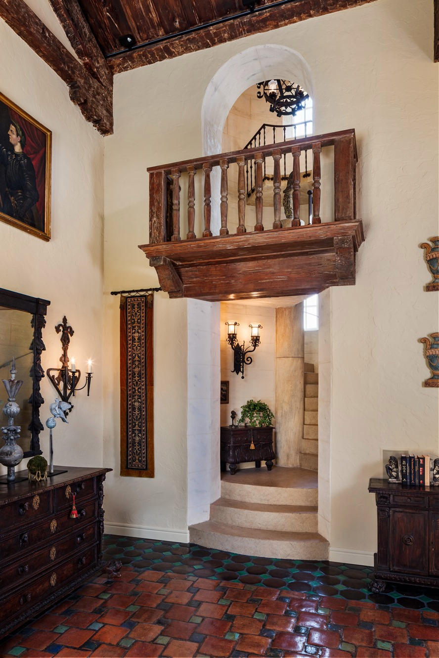 EL BRAVO PARK - Residential