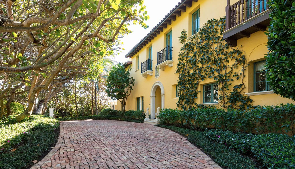 EL BRAVO PARK - Residential