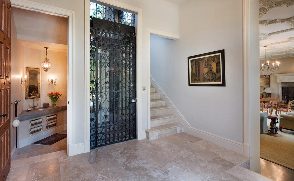 EL BRAVO PARK - Residential