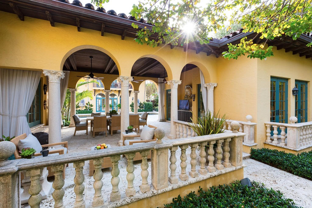 EL BRAVO PARK - Residential