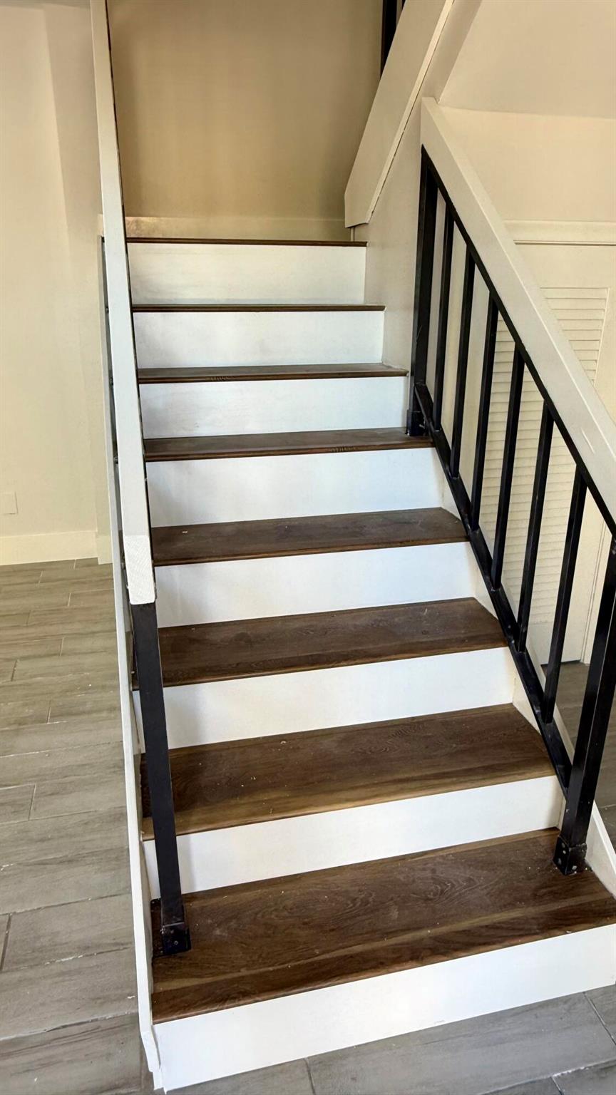 View photos, virtual tours, details... 2717 SE 27th Way