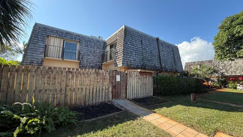 2717 SE 27th Way Boynton Beach FL 33435