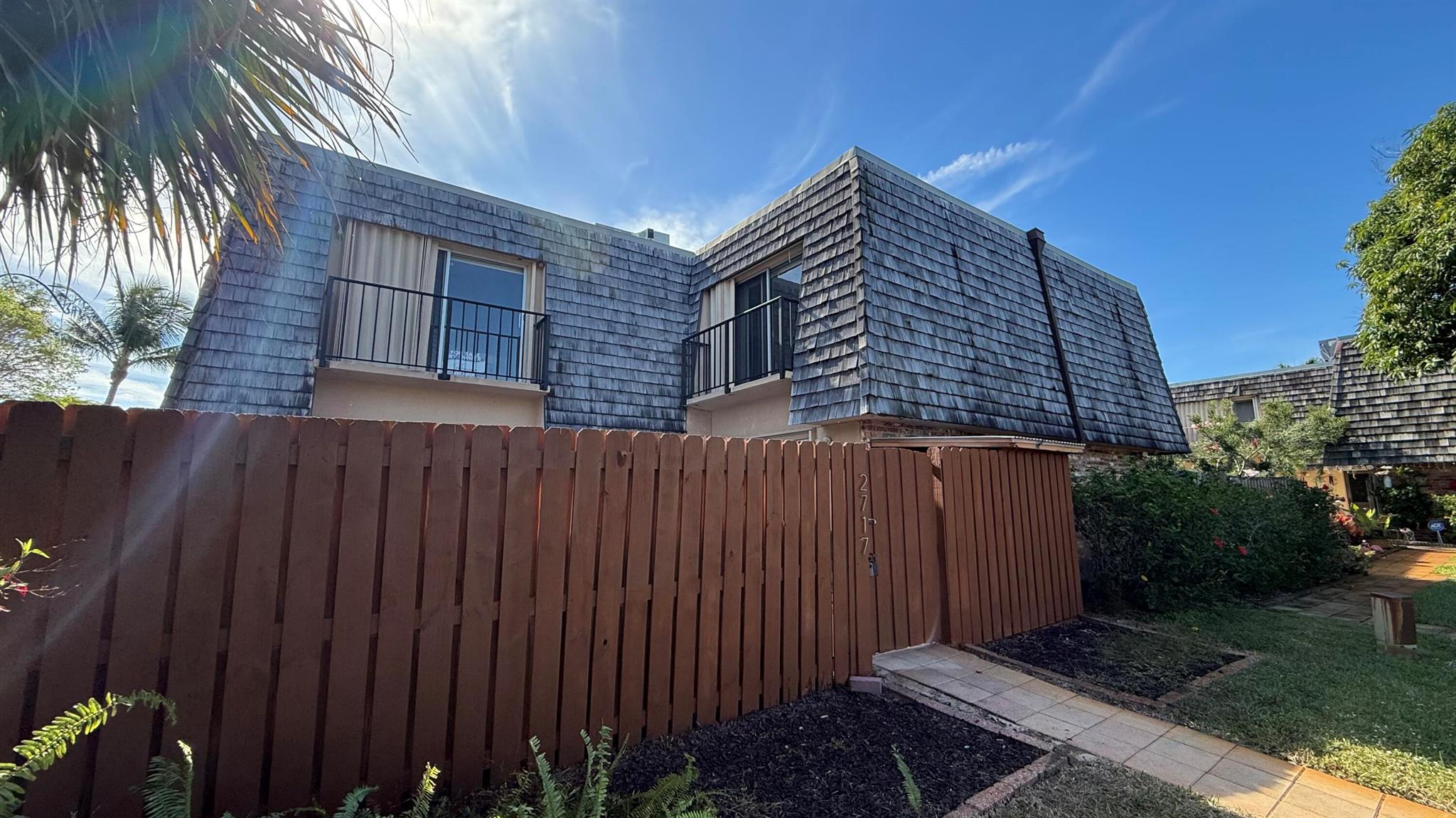 LOS MANGOS PATIO VILLAS A - Residential