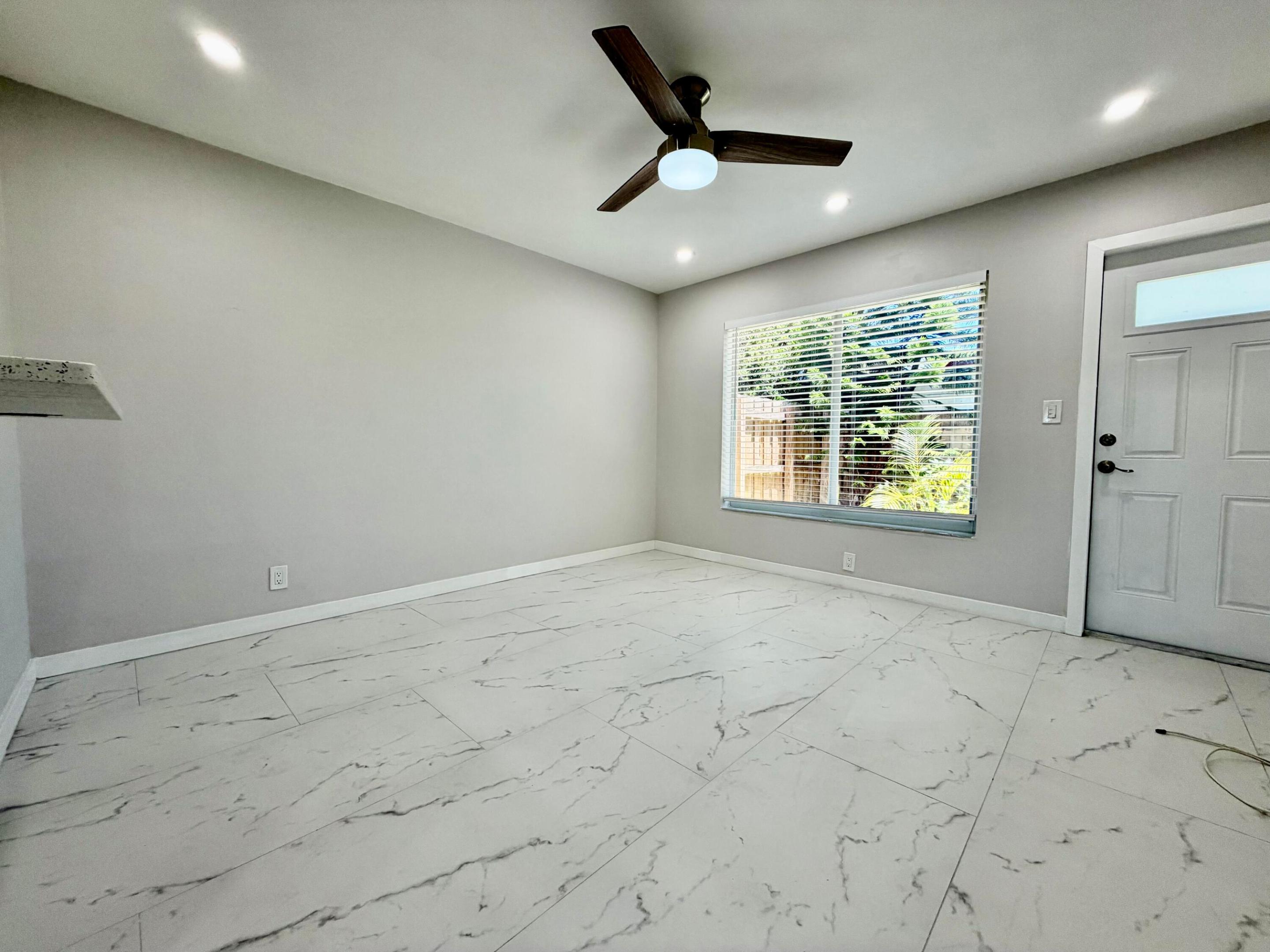 OAKLAND PARK SECOND ADD - Residential Lease