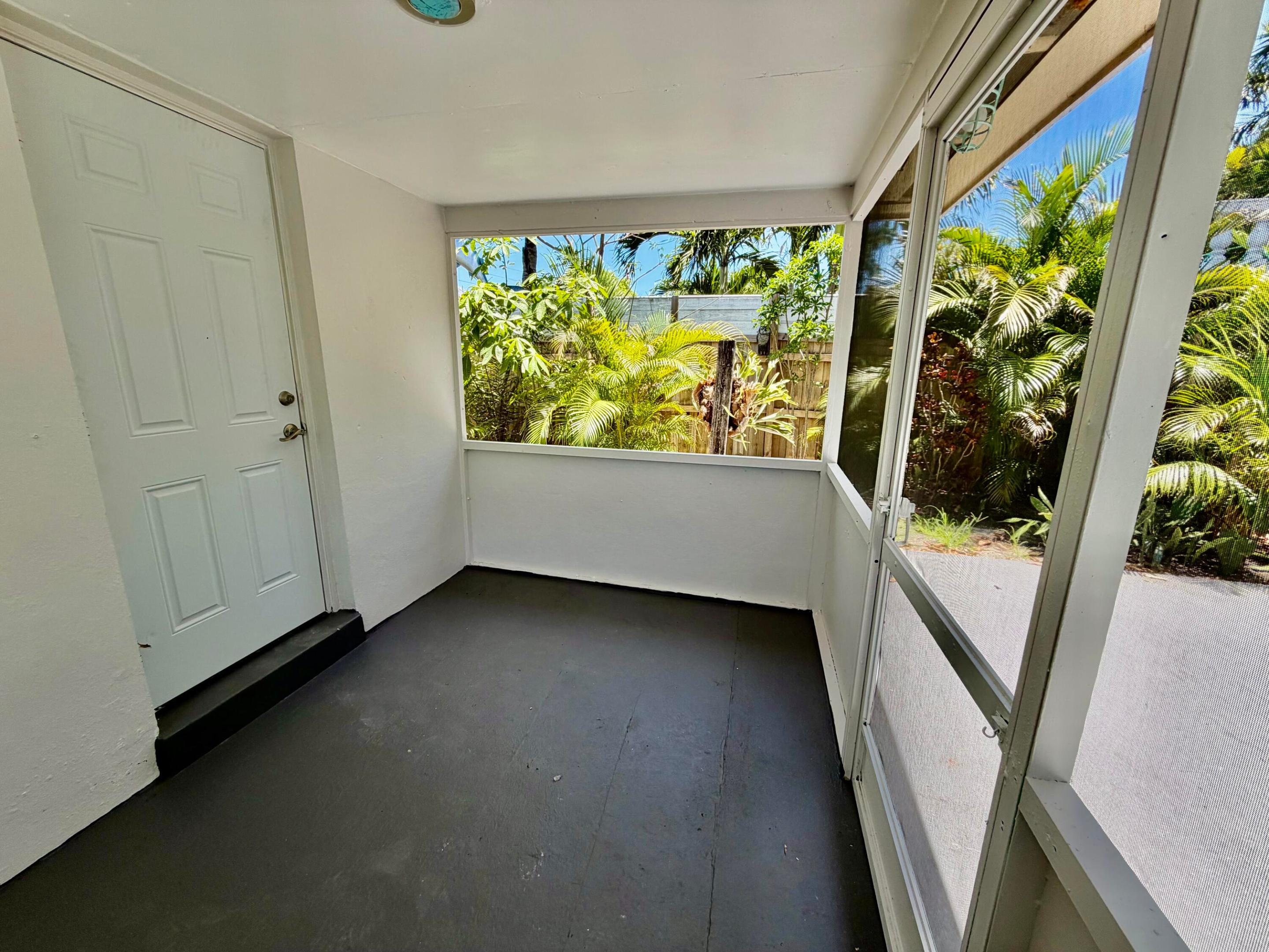 OAKLAND PARK SECOND ADD - Residential Lease