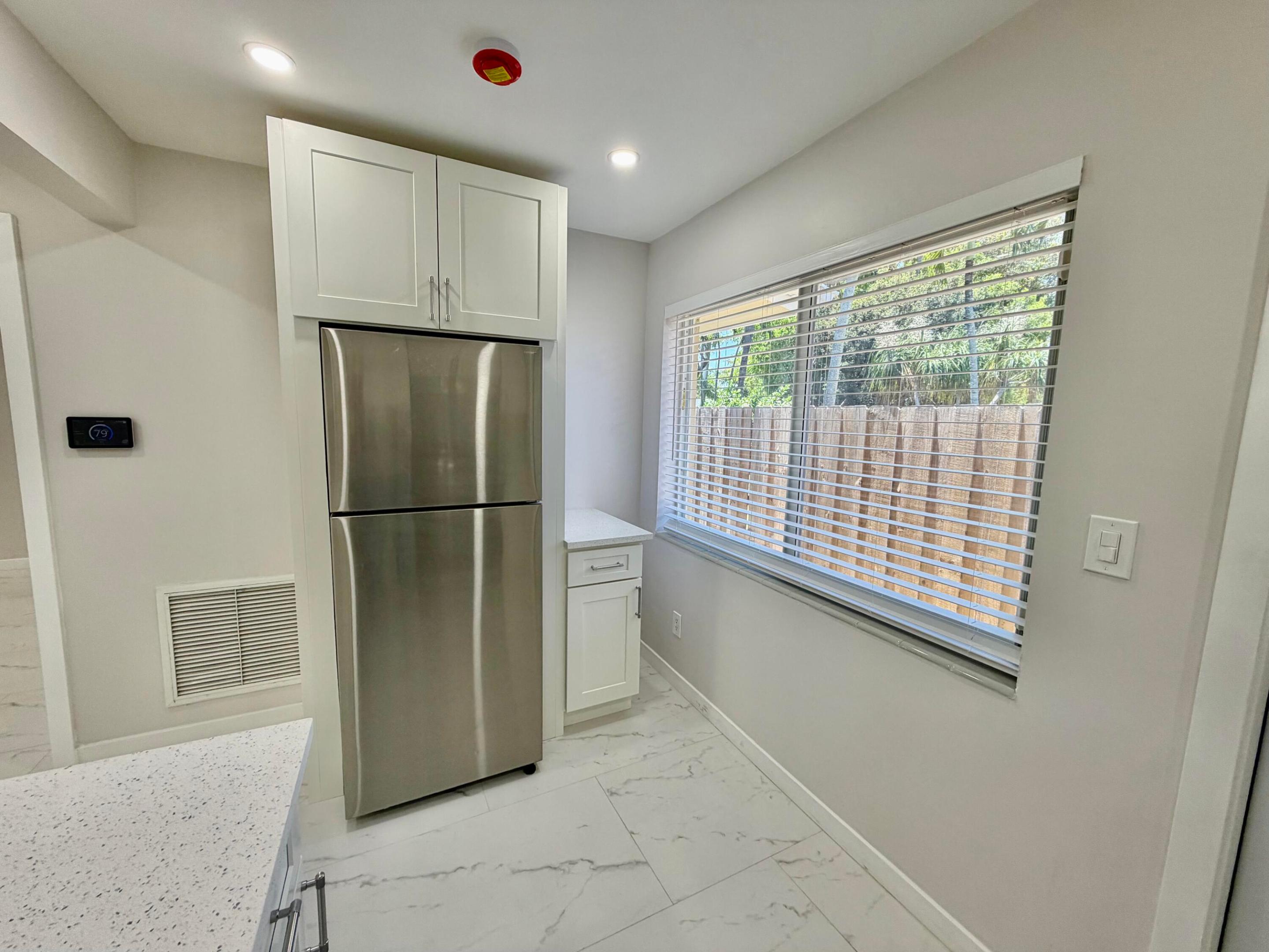 OAKLAND PARK SECOND ADD - Residential Lease