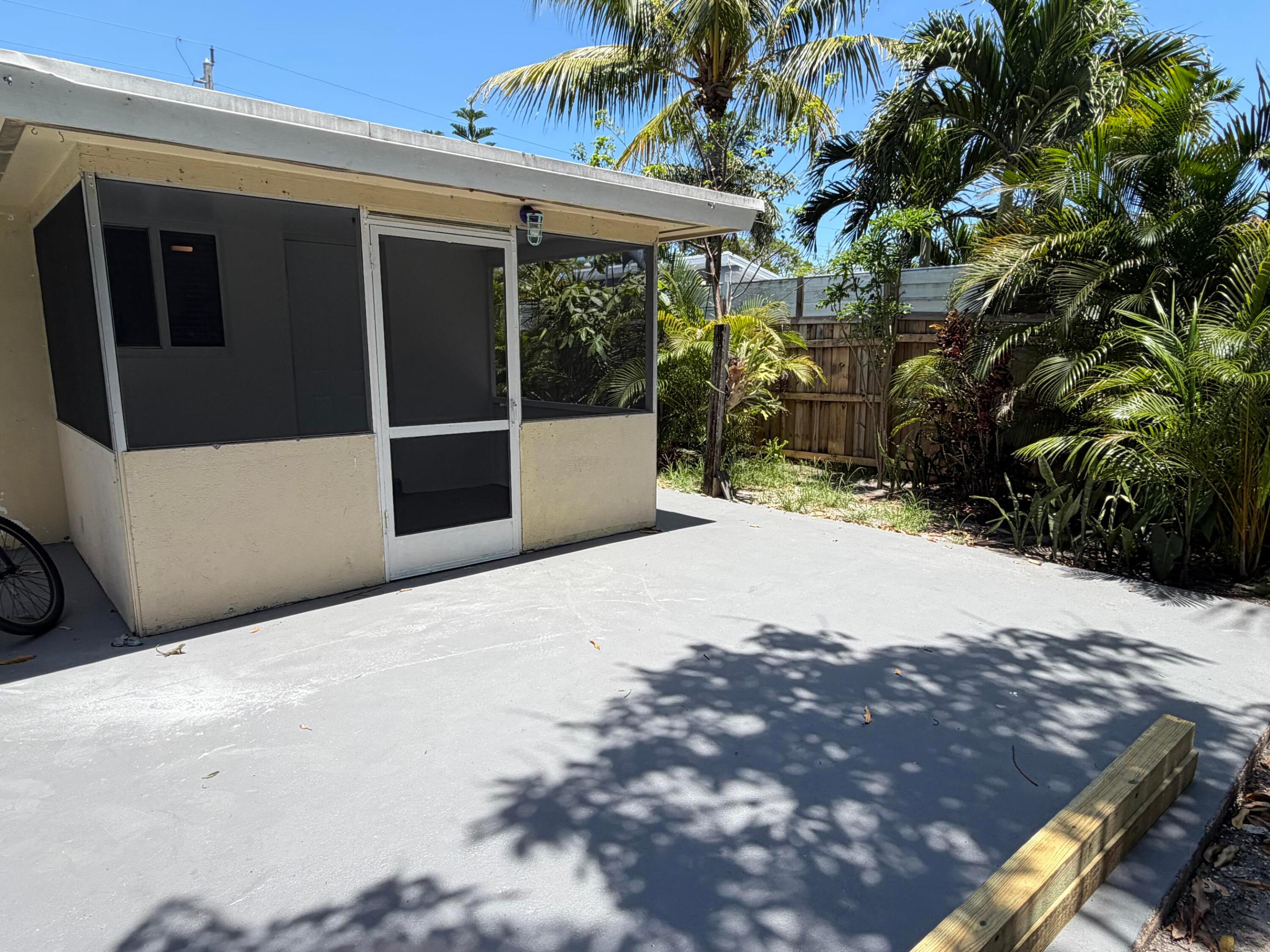 OAKLAND PARK SECOND ADD - Residential Lease