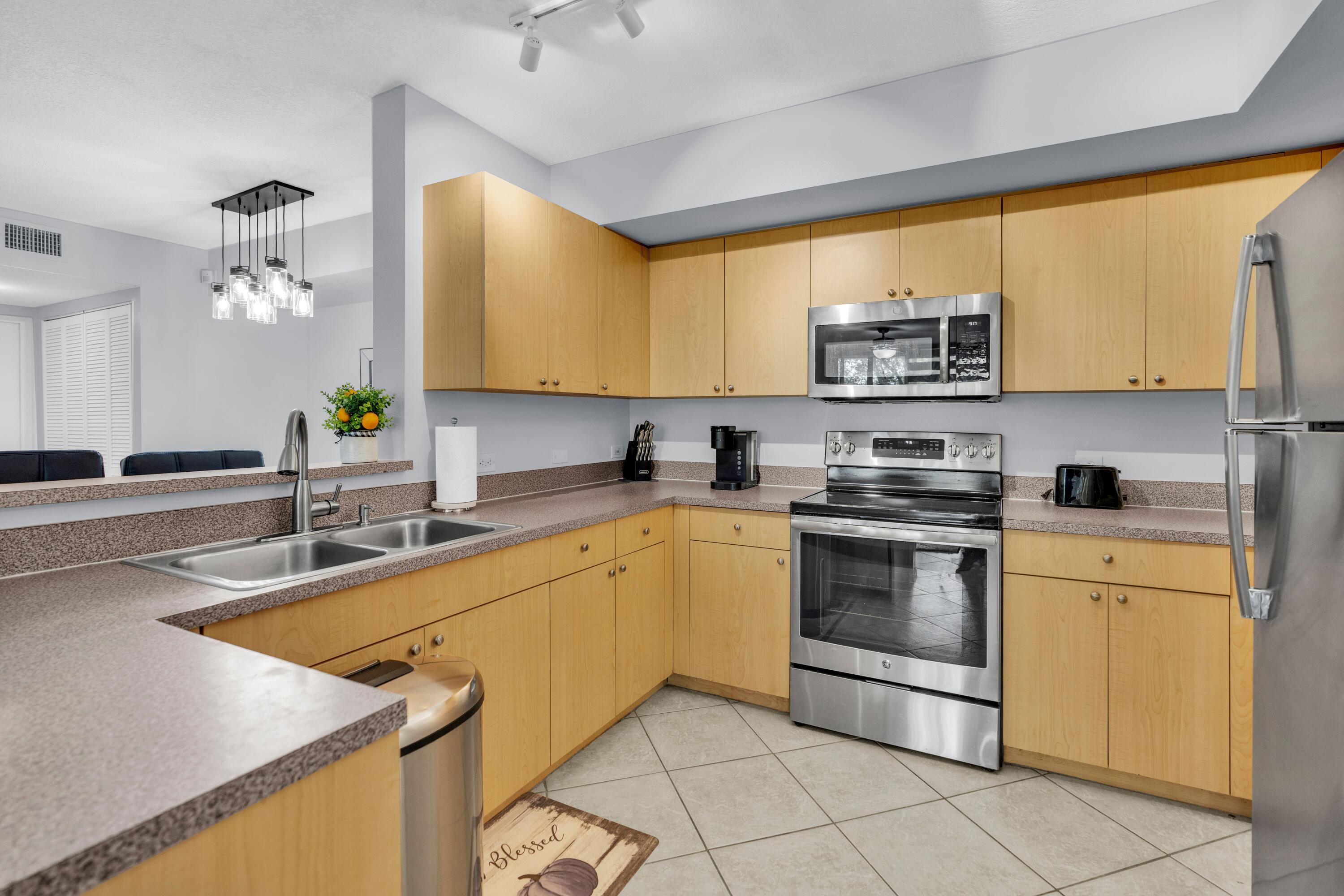 VILLA DEL SOL CONDO - Residential Lease