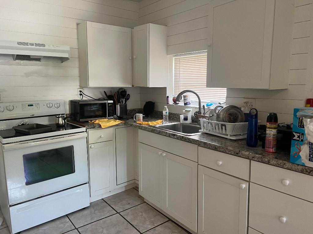 4108 Greenwood Avenue