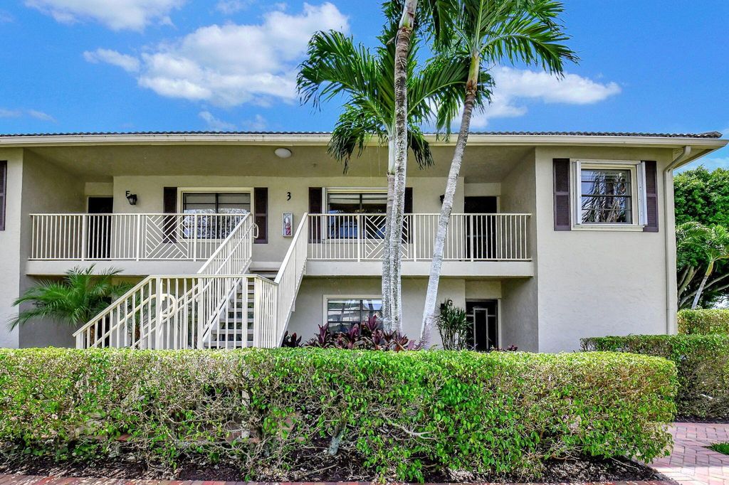 Photo of 3 Stratford Drive #H, Boynton Beach, FL 33436 (MLS # R10974134)