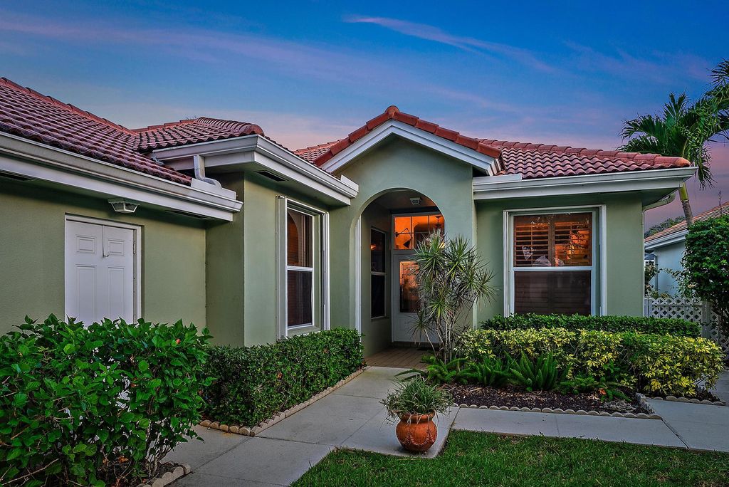 Photo of 115 S Hampton Drive, Jupiter, FL 33458 (MLS # R10992144)