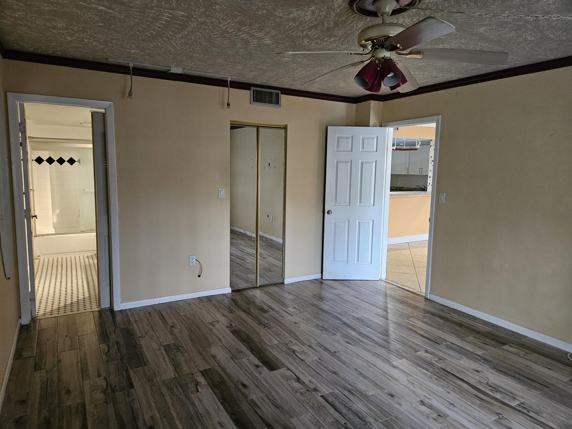 INVERWOOD CONDO - Residential