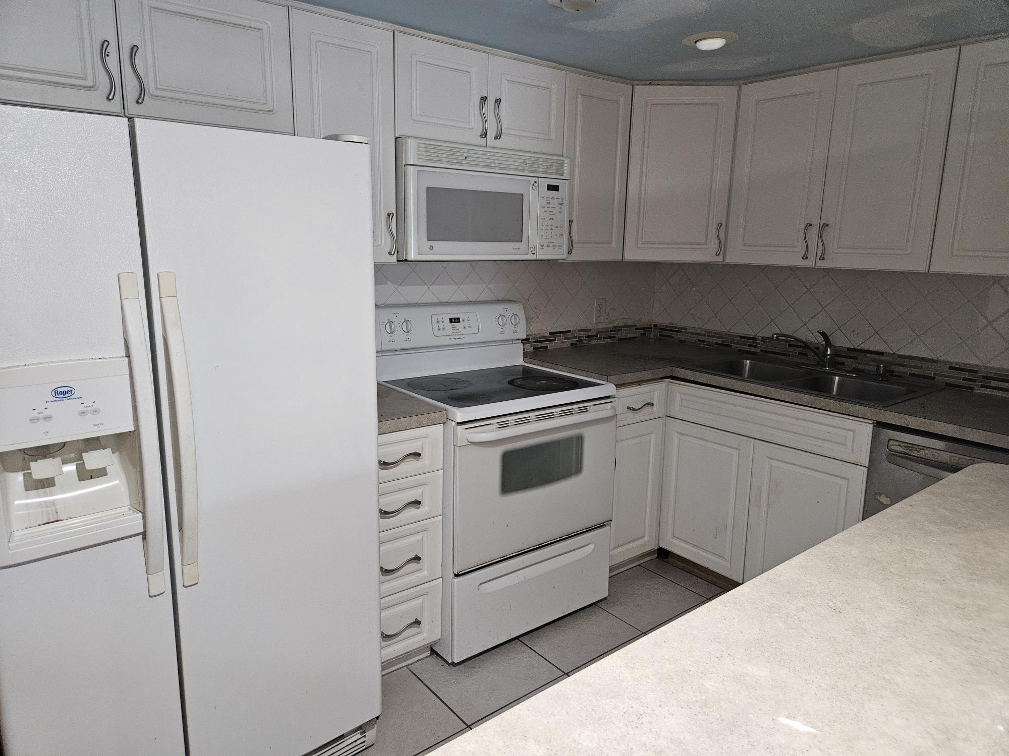 INVERWOOD CONDO - Residential