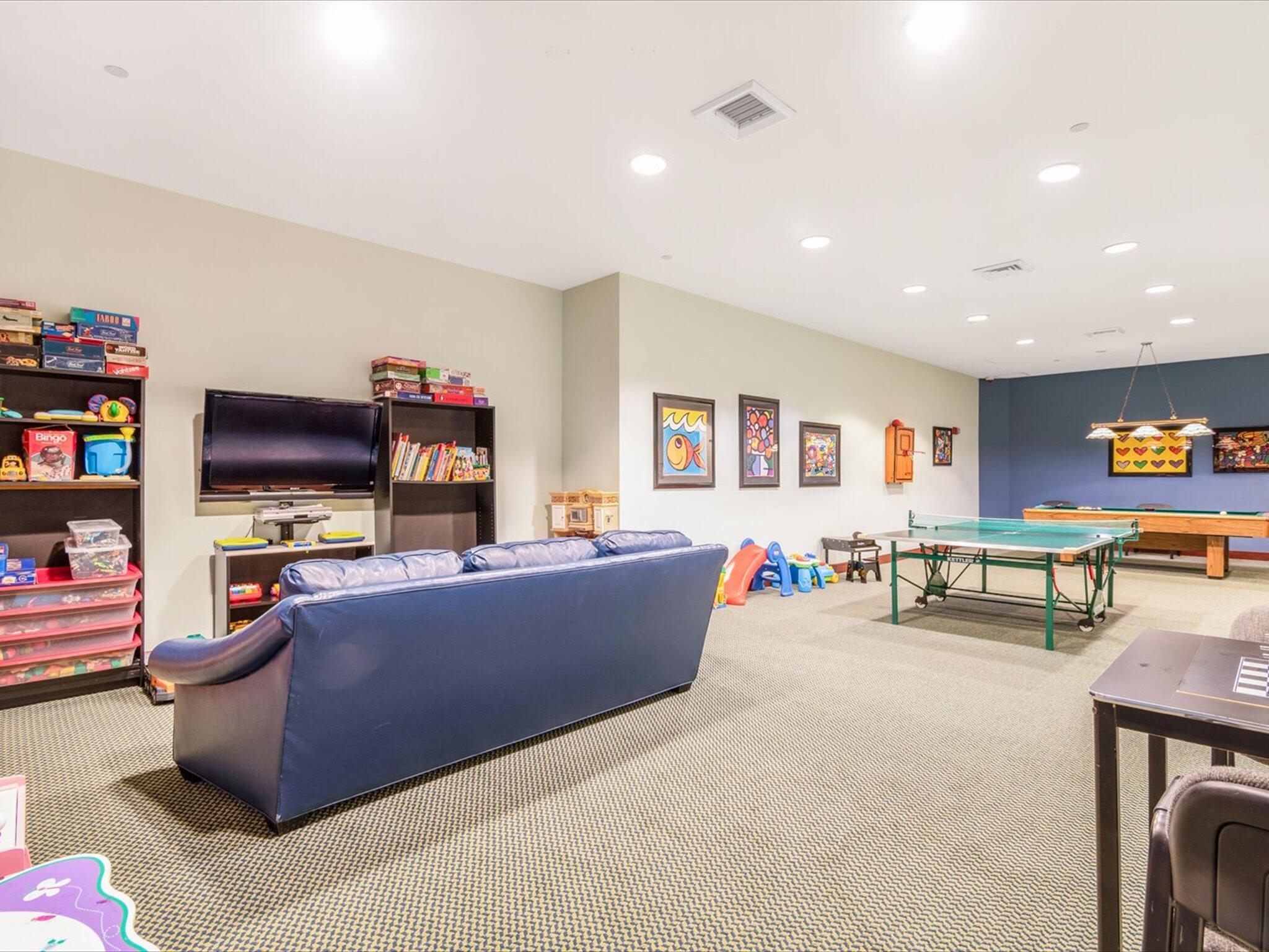 LHERMITAGE I CONDOMINIUM - Residential Lease