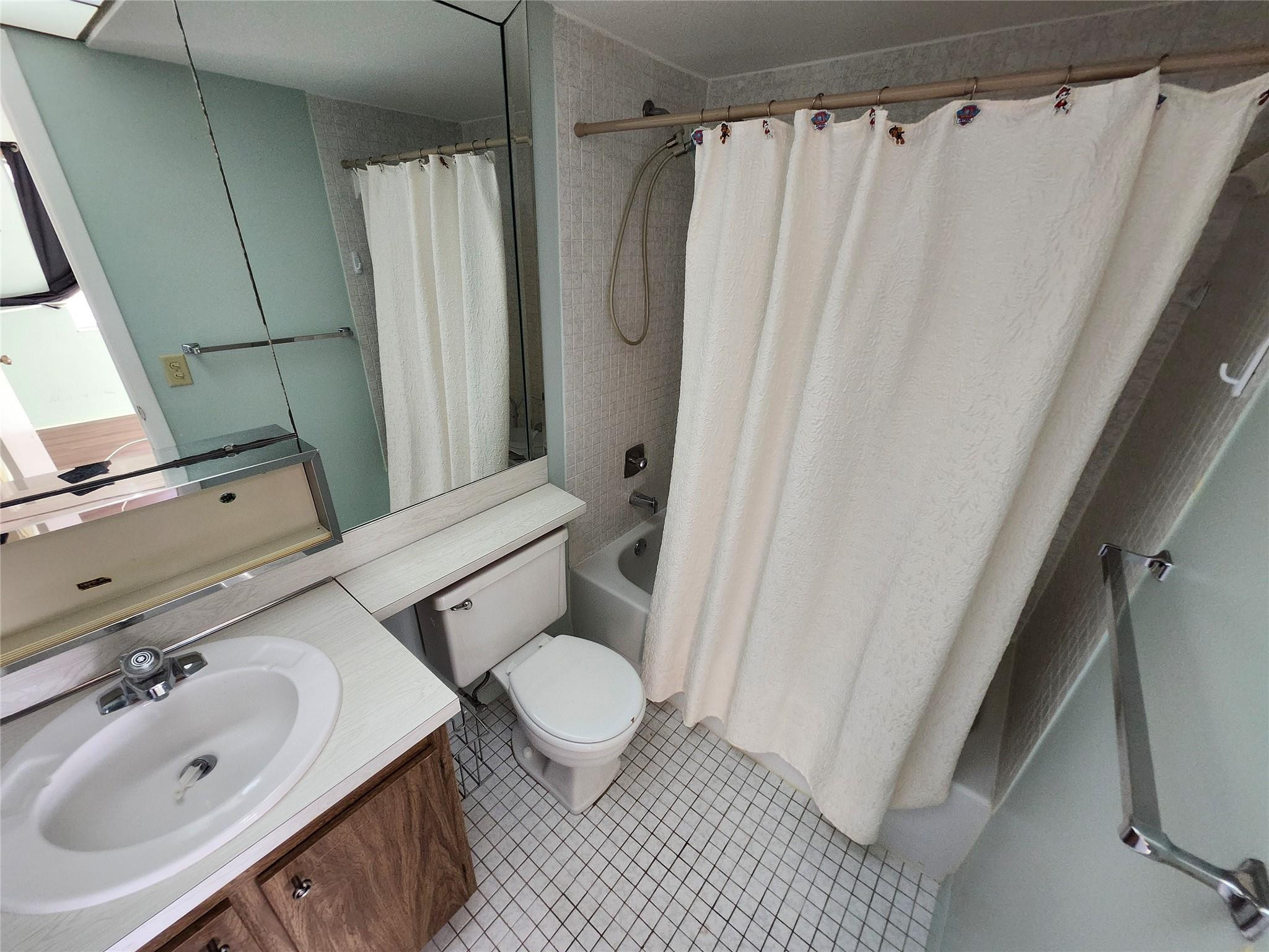 SUNRISE LAKES PHASE 3 - Residential