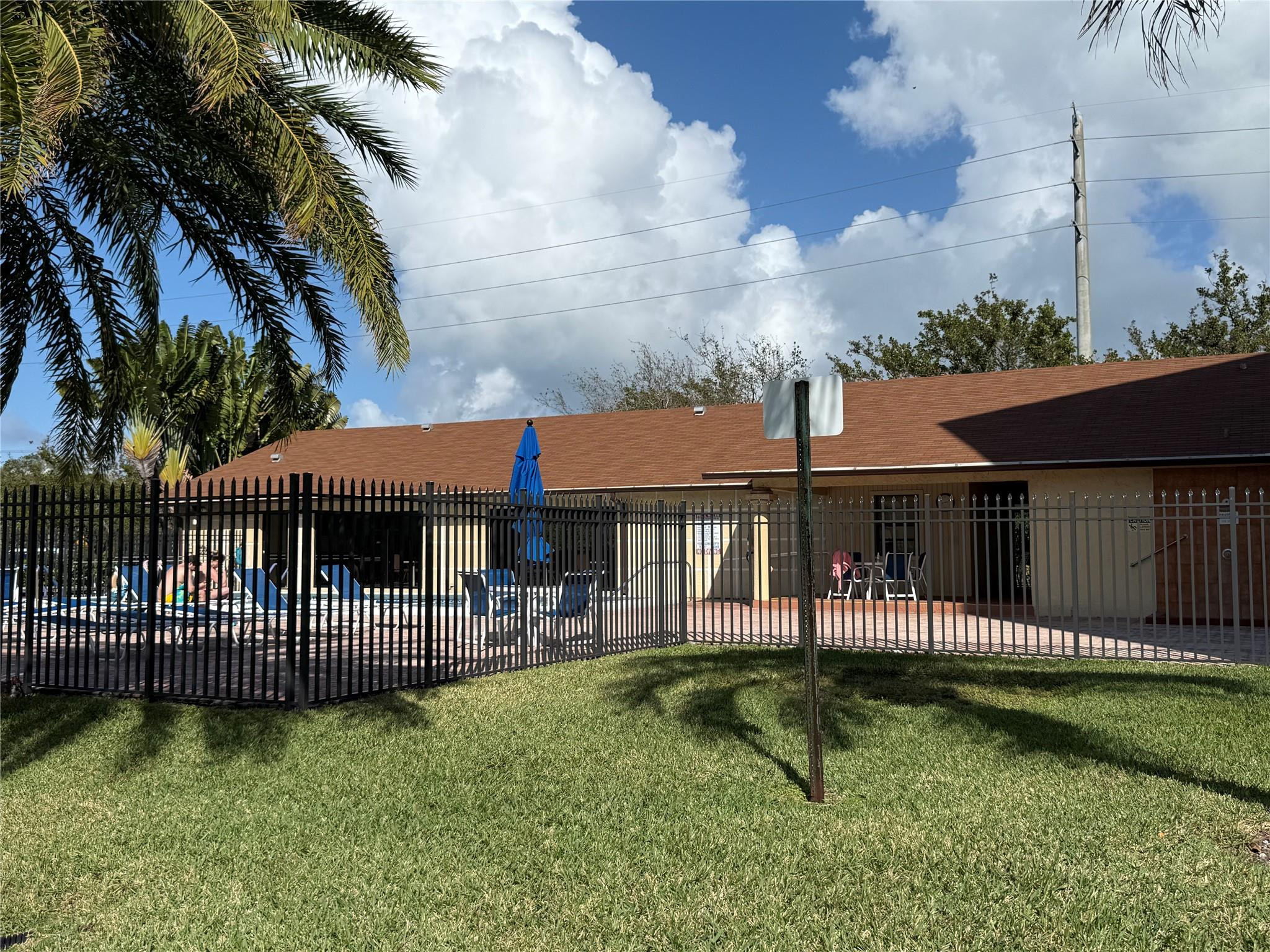 MEADOWBROOK LAKES VIEW - Residential