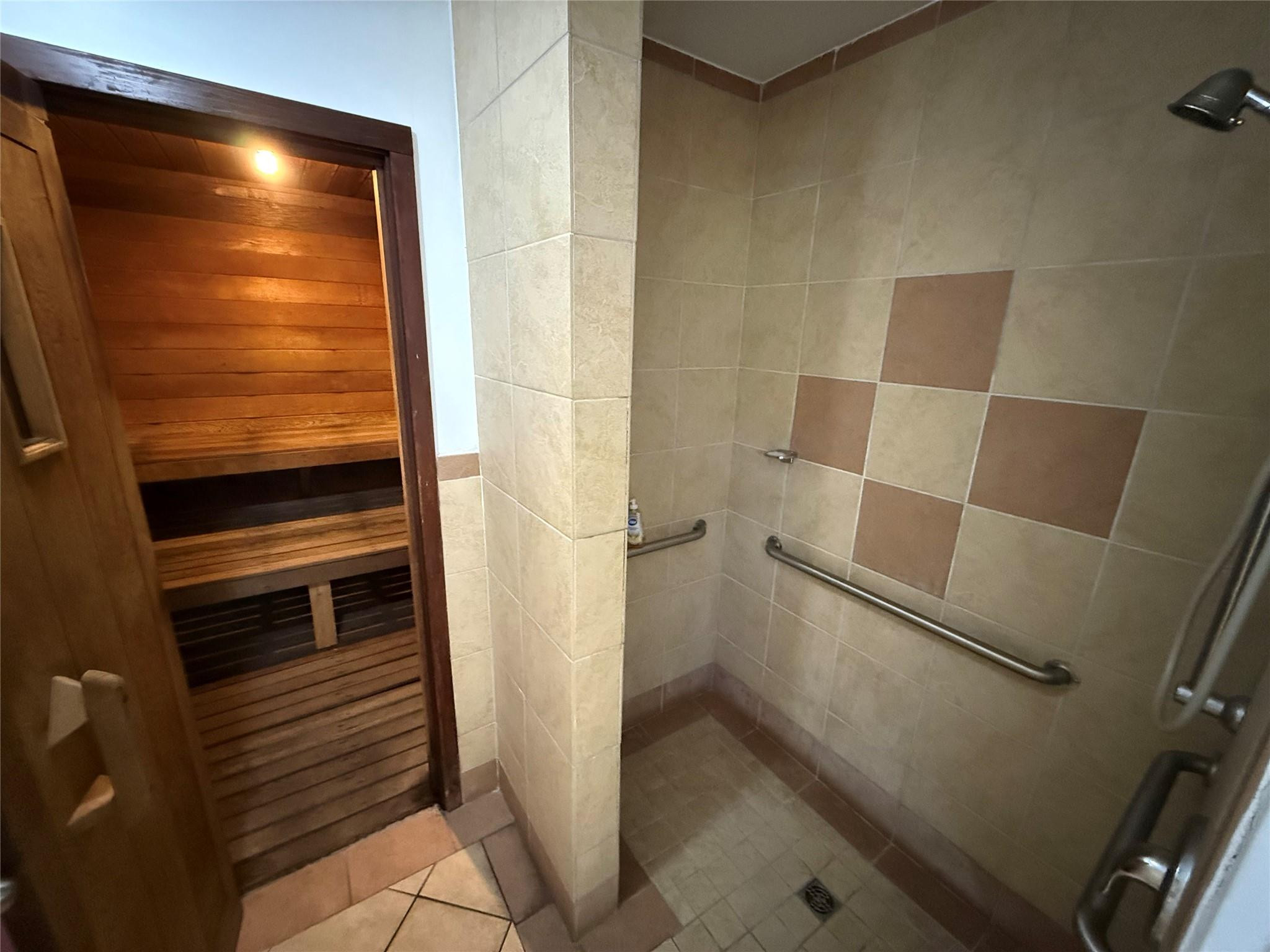 MEADOWBROOK LAKES VIEW - Residential