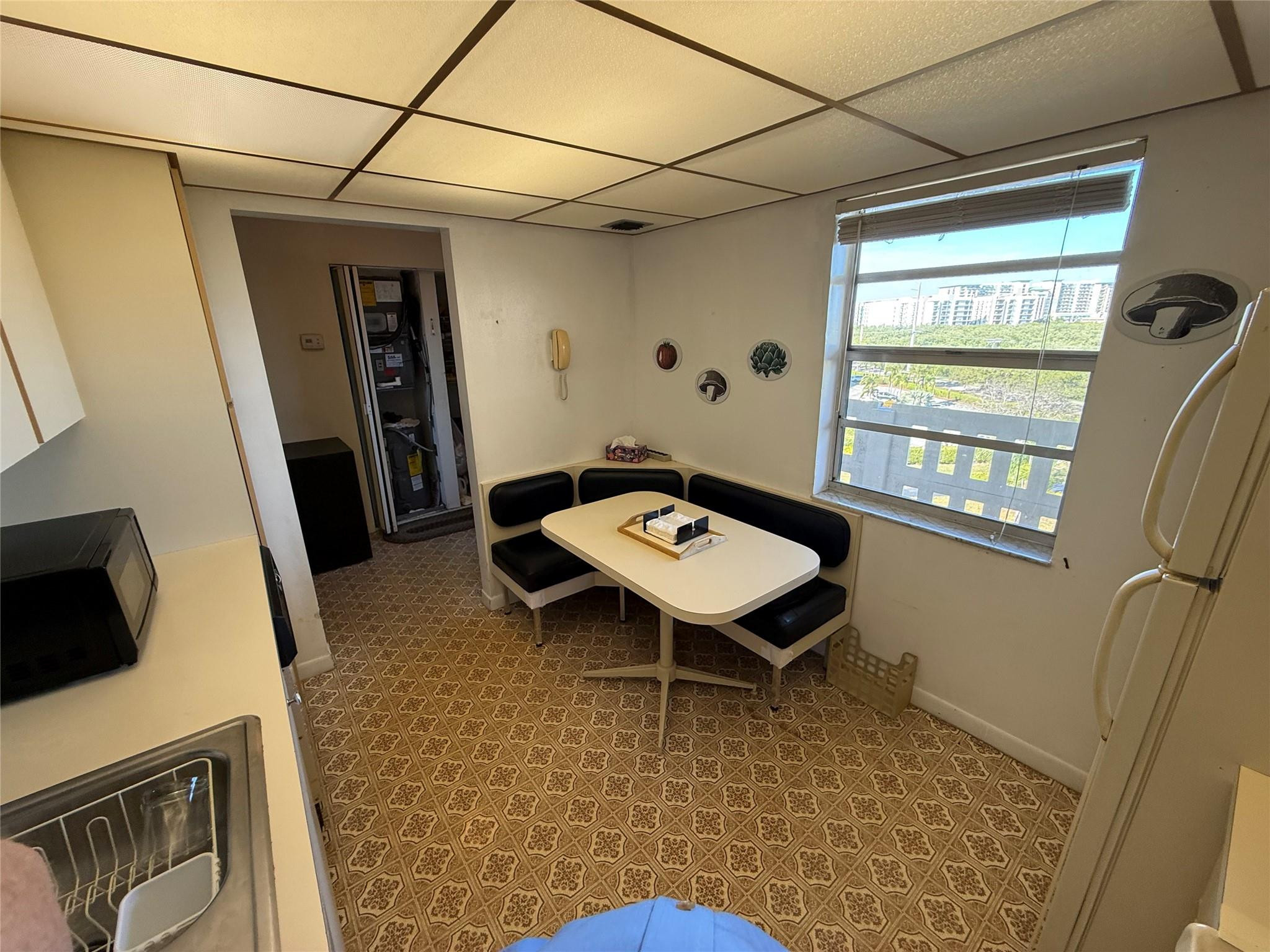 MEADOWBROOK LAKES VIEW - Residential