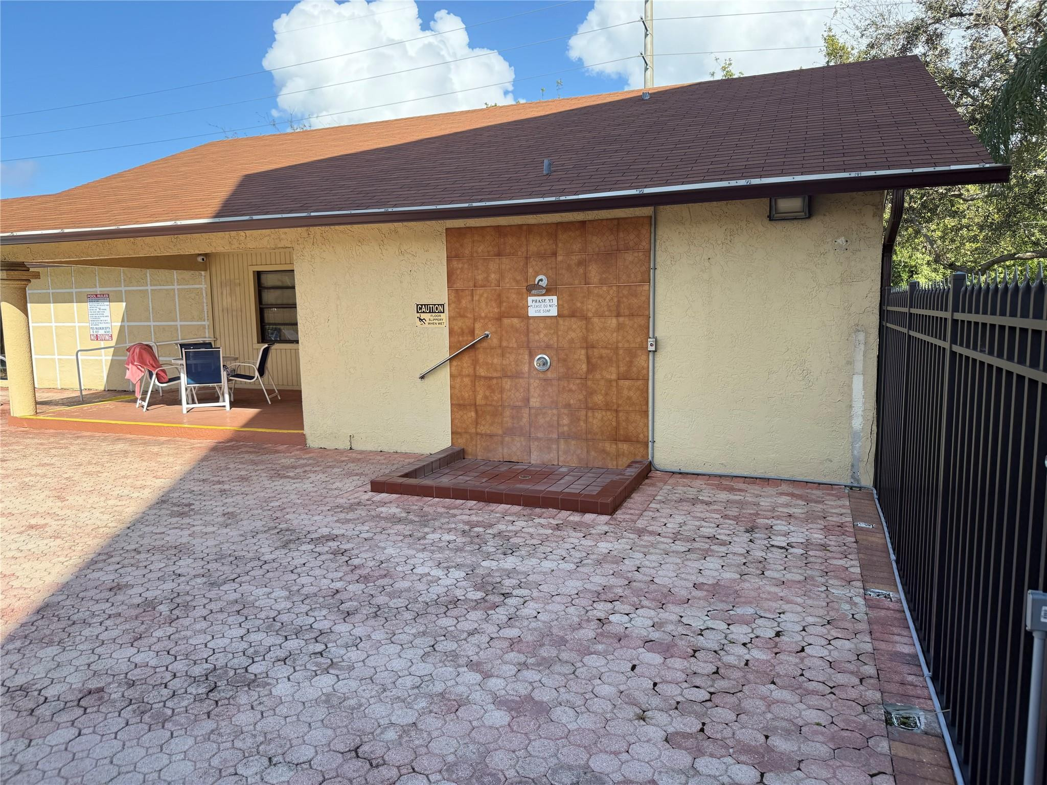 MEADOWBROOK LAKES VIEW - Residential