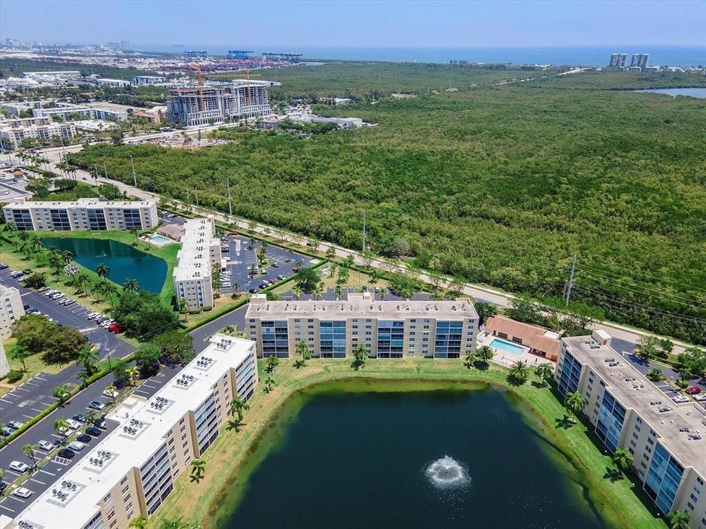 MEADOWBROOK LAKES VIEW - Residential