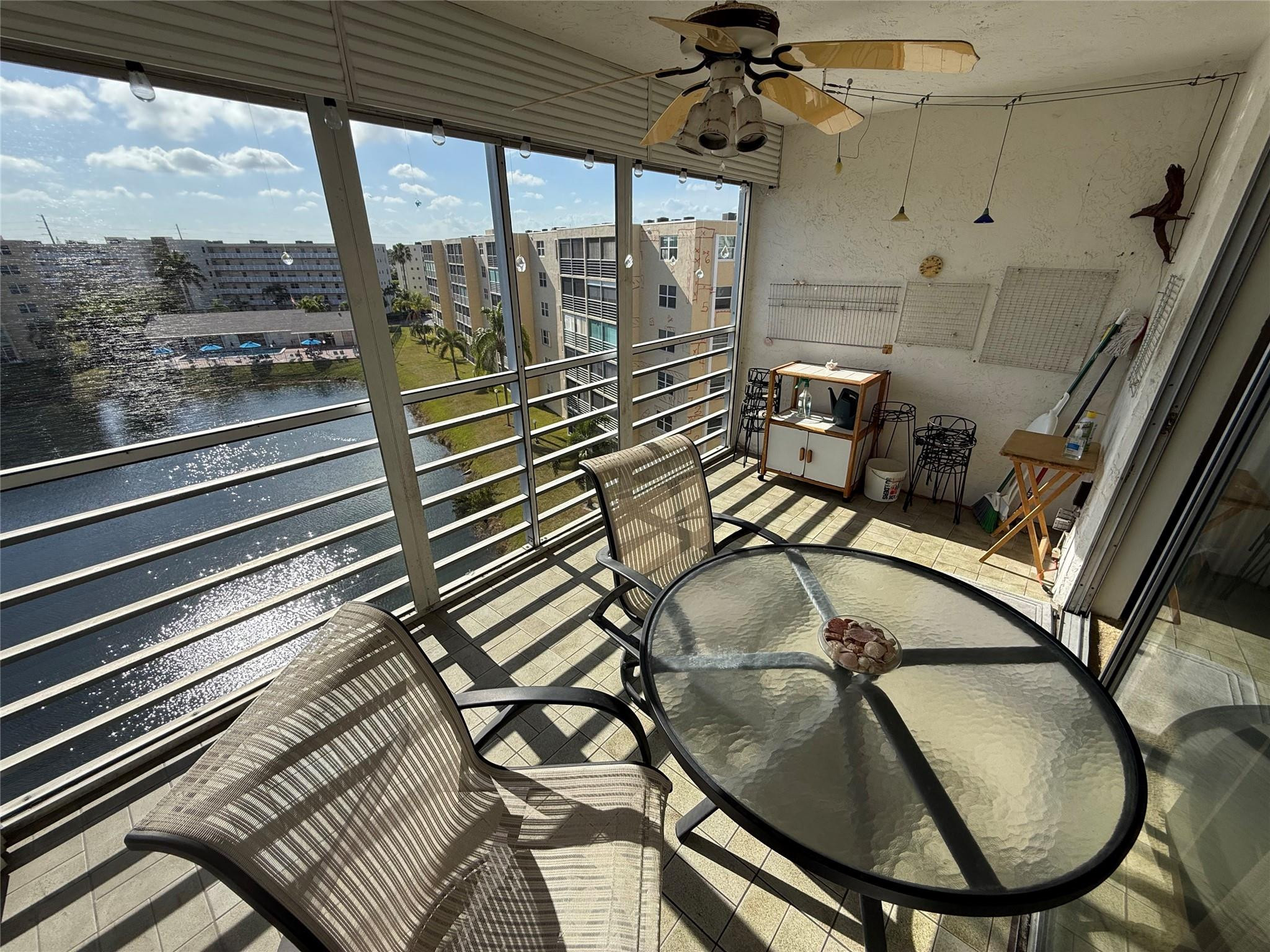 MEADOWBROOK LAKES VIEW - Residential