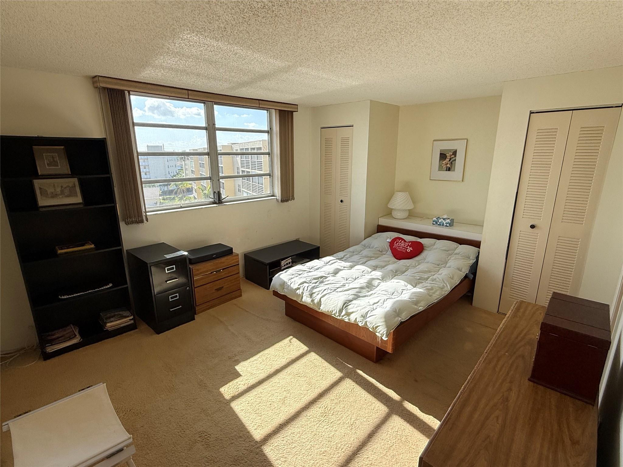 MEADOWBROOK LAKES VIEW - Residential