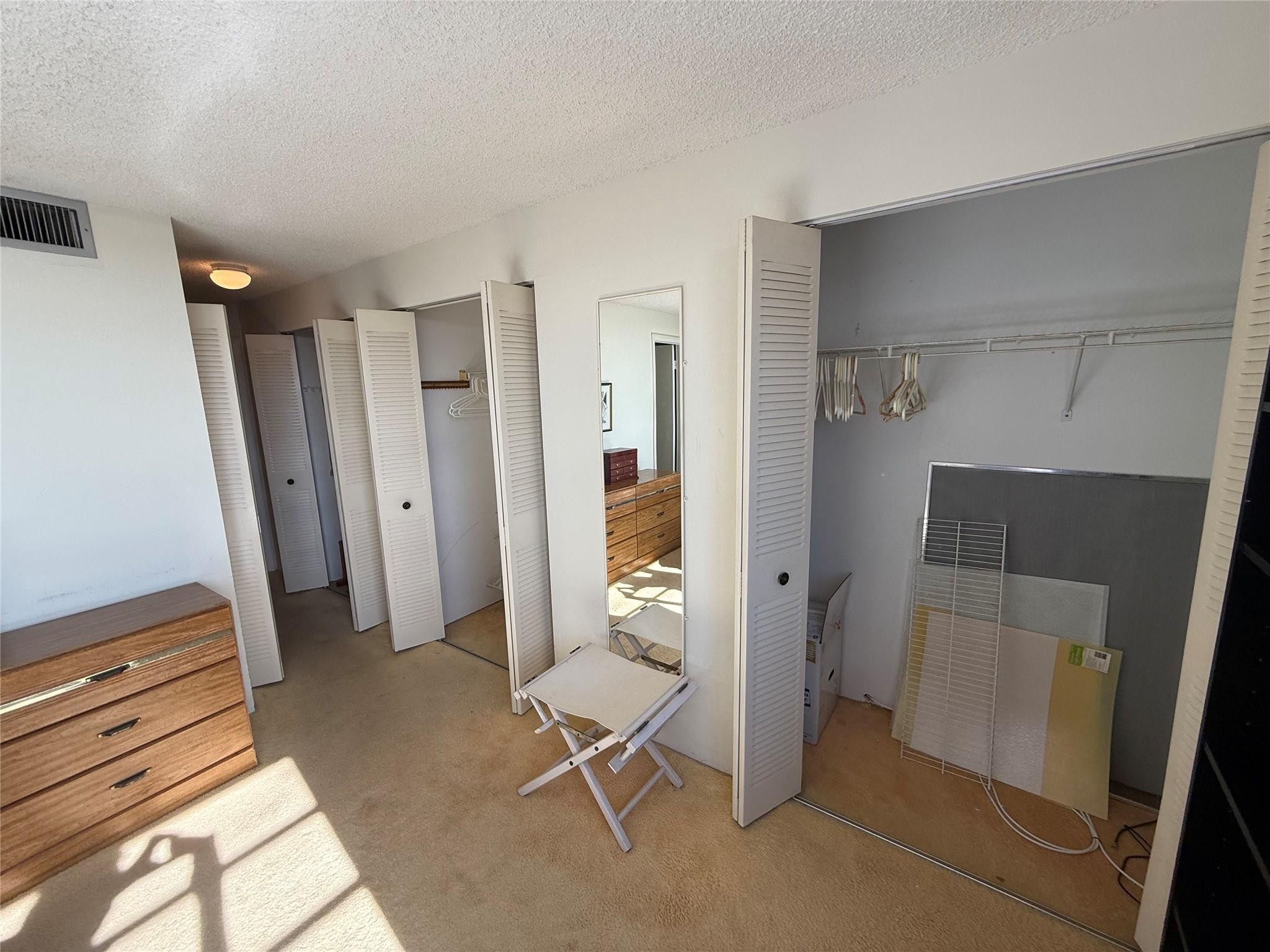 MEADOWBROOK LAKES VIEW - Residential