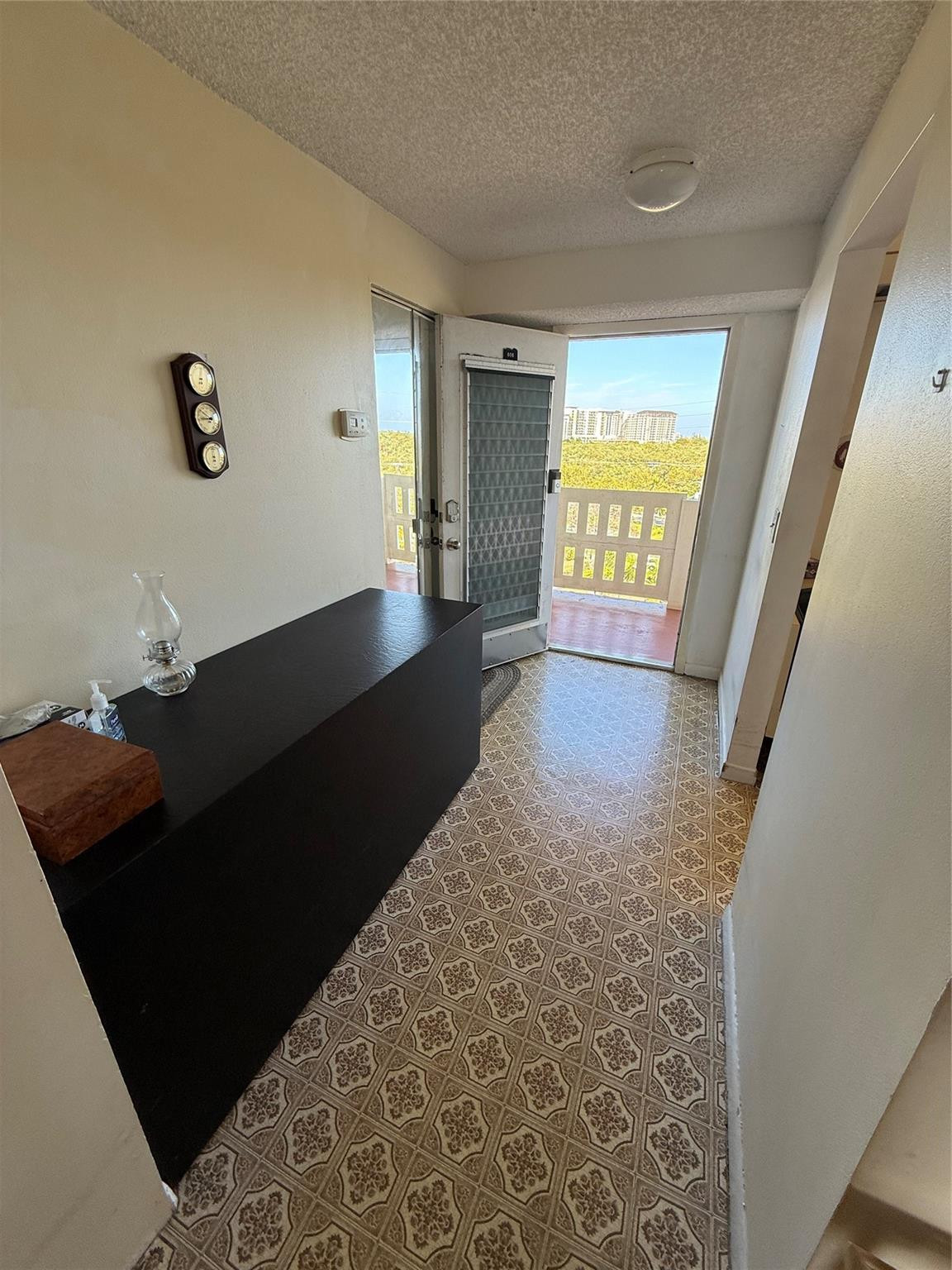 MEADOWBROOK LAKES VIEW - Residential