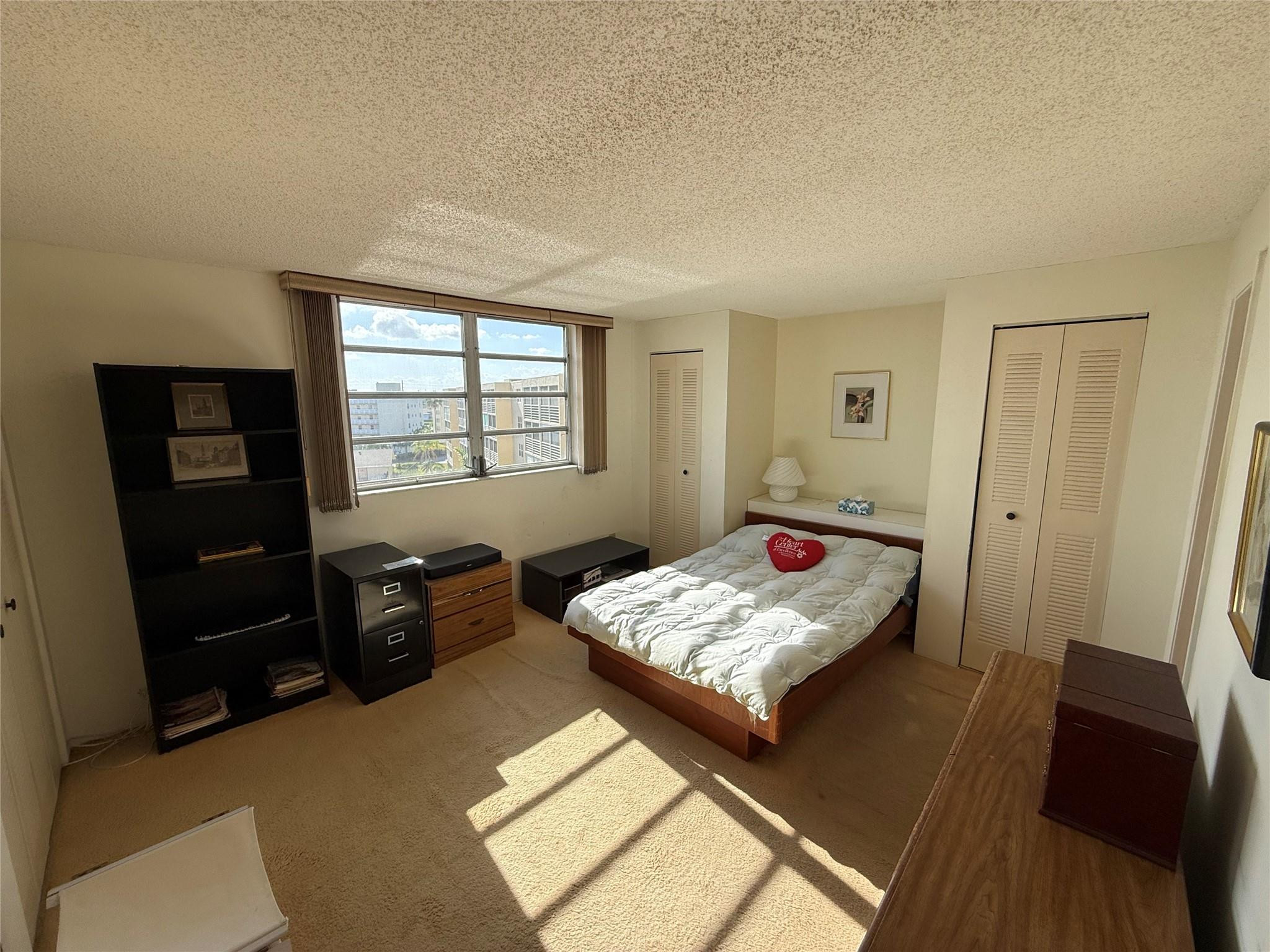 MEADOWBROOK LAKES VIEW - Residential