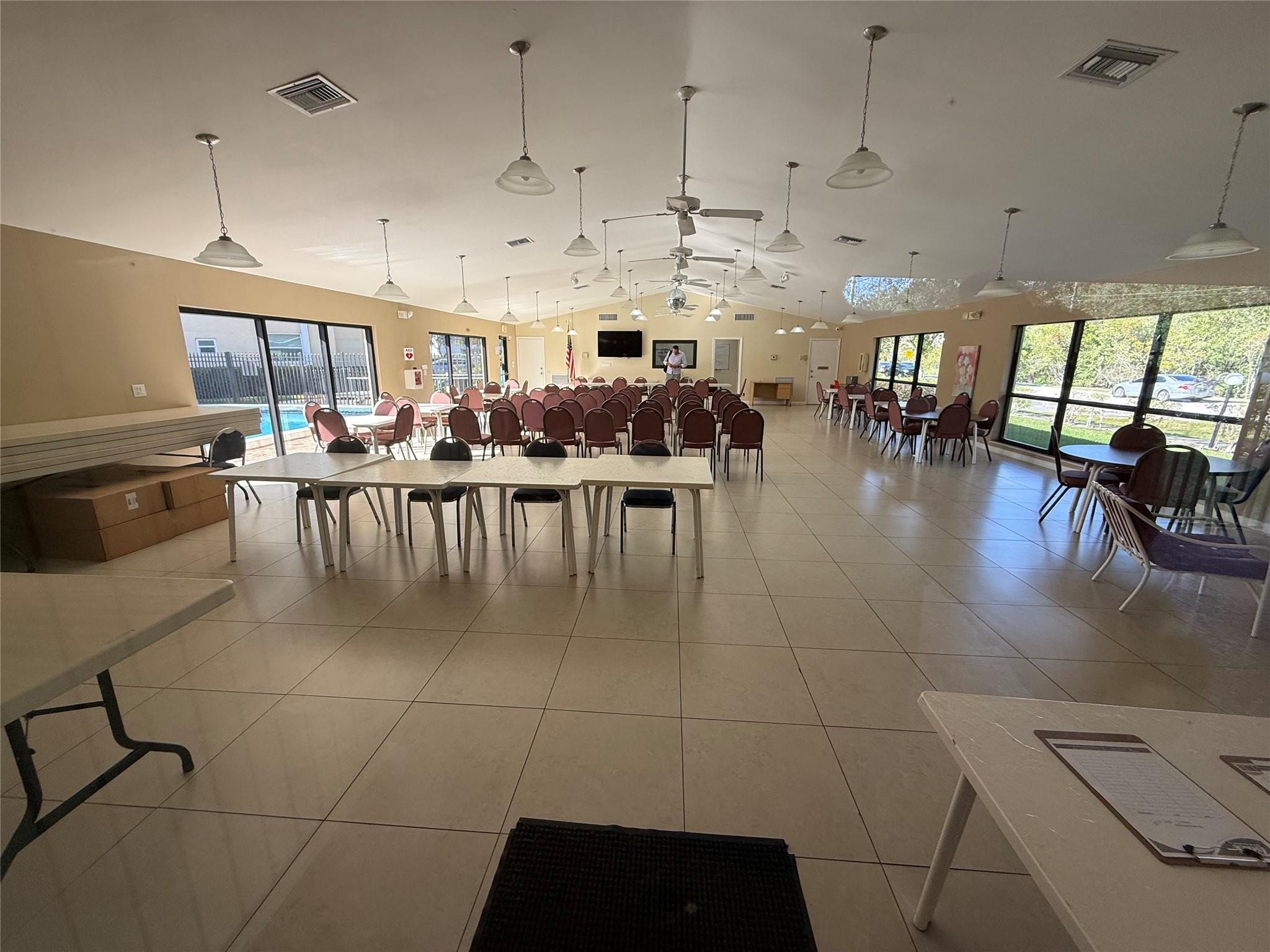 MEADOWBROOK LAKES VIEW - Residential