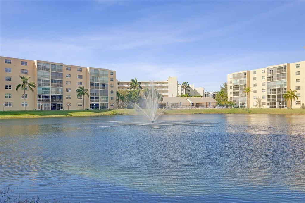 MEADOWBROOK LAKES VIEW - Residential