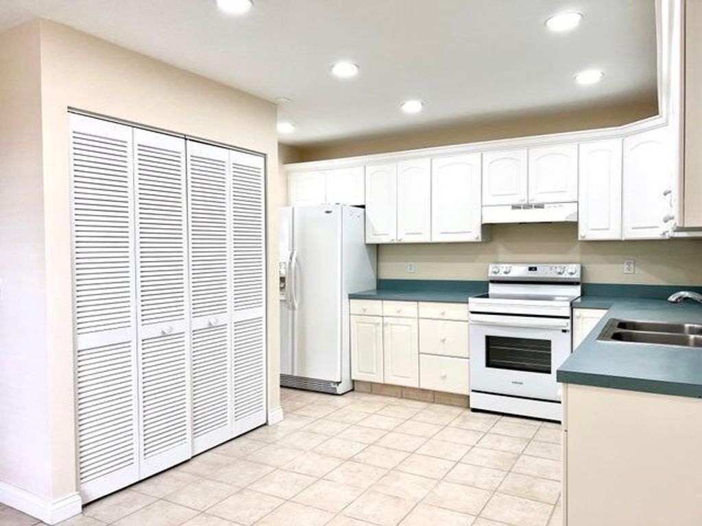 Photo of 1521 NW 19th Terrace #203, Delray Beach, FL 33445 (MLS # R11048123)