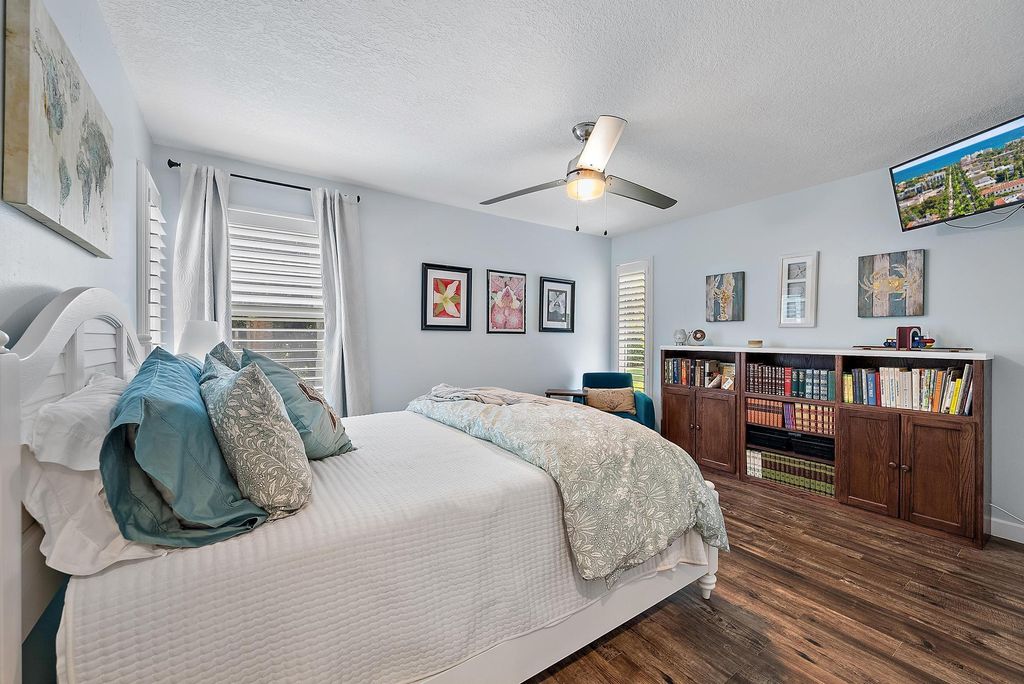 Photo of 11 Loggerhead Lane, Tequesta, FL 33469 (MLS # R11121096)