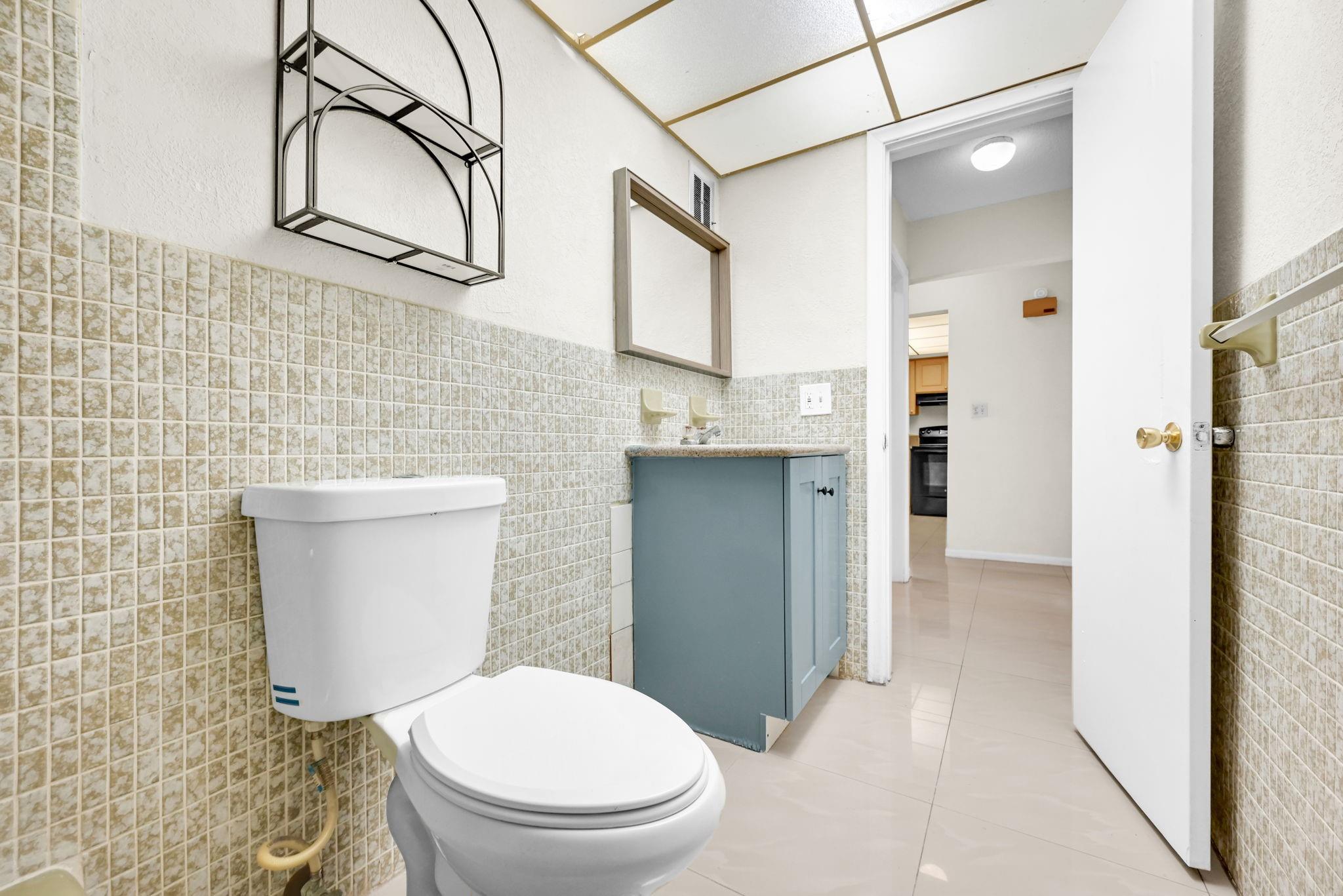 Lakeside Manor North Cond - Residential Lease