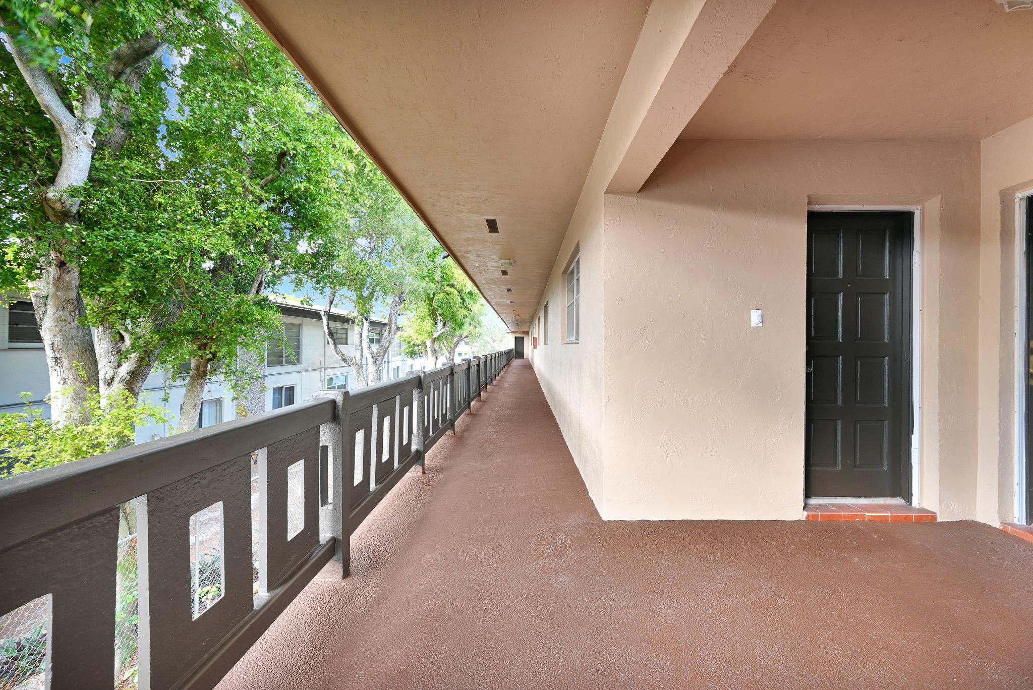 Lakeside Manor North Cond - Residential Lease