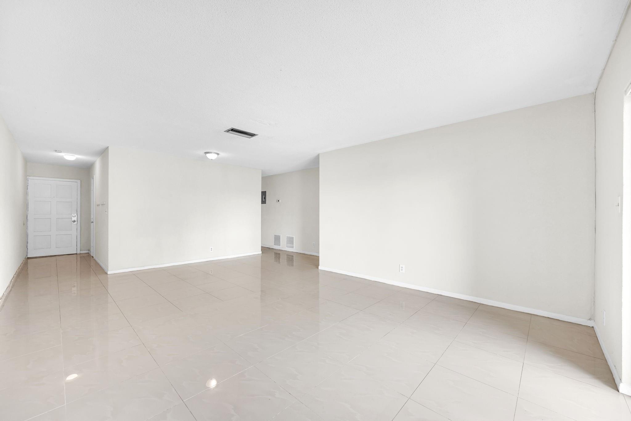 Lakeside Manor North Cond - Residential Lease