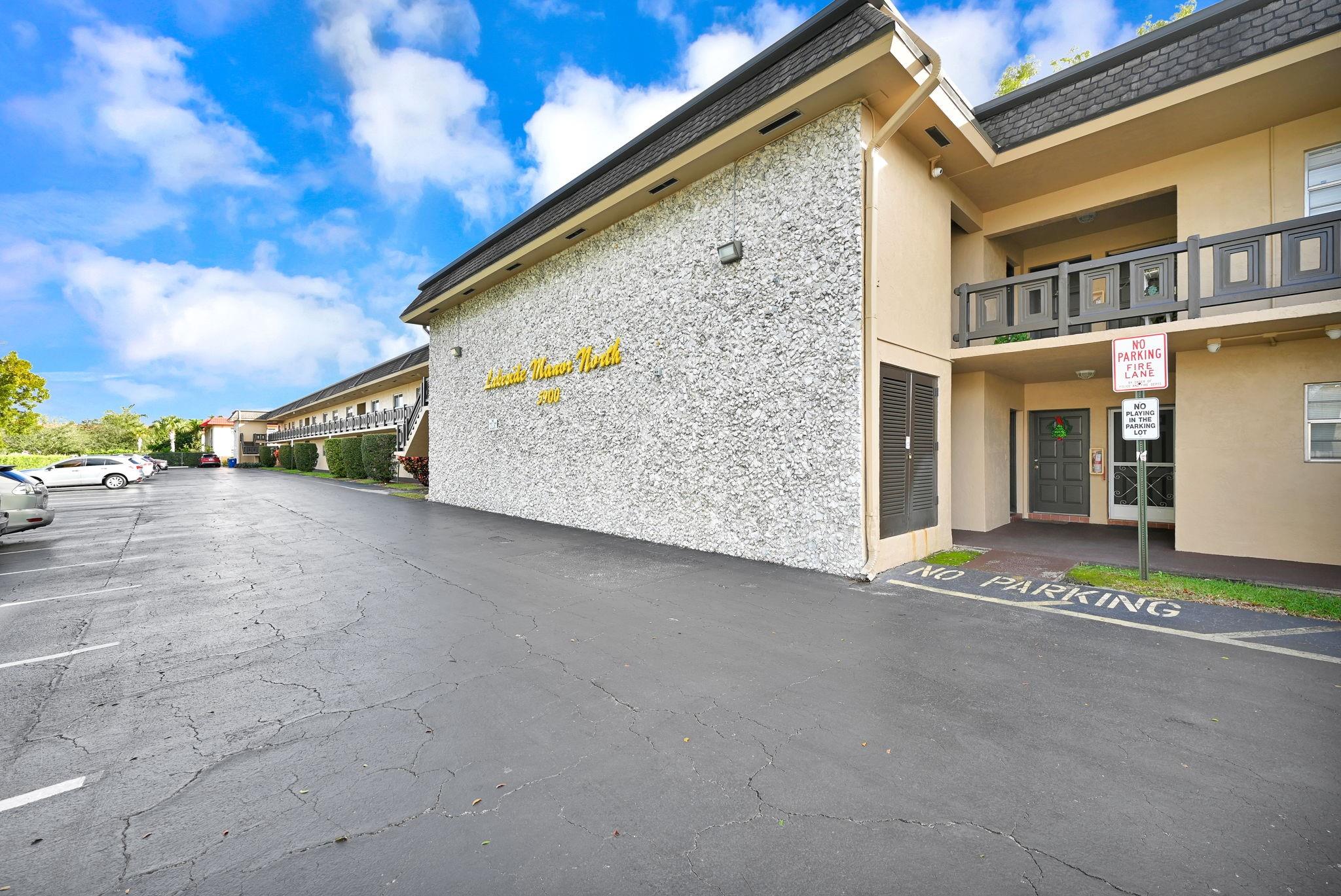 Lakeside Manor North Cond - Residential Lease