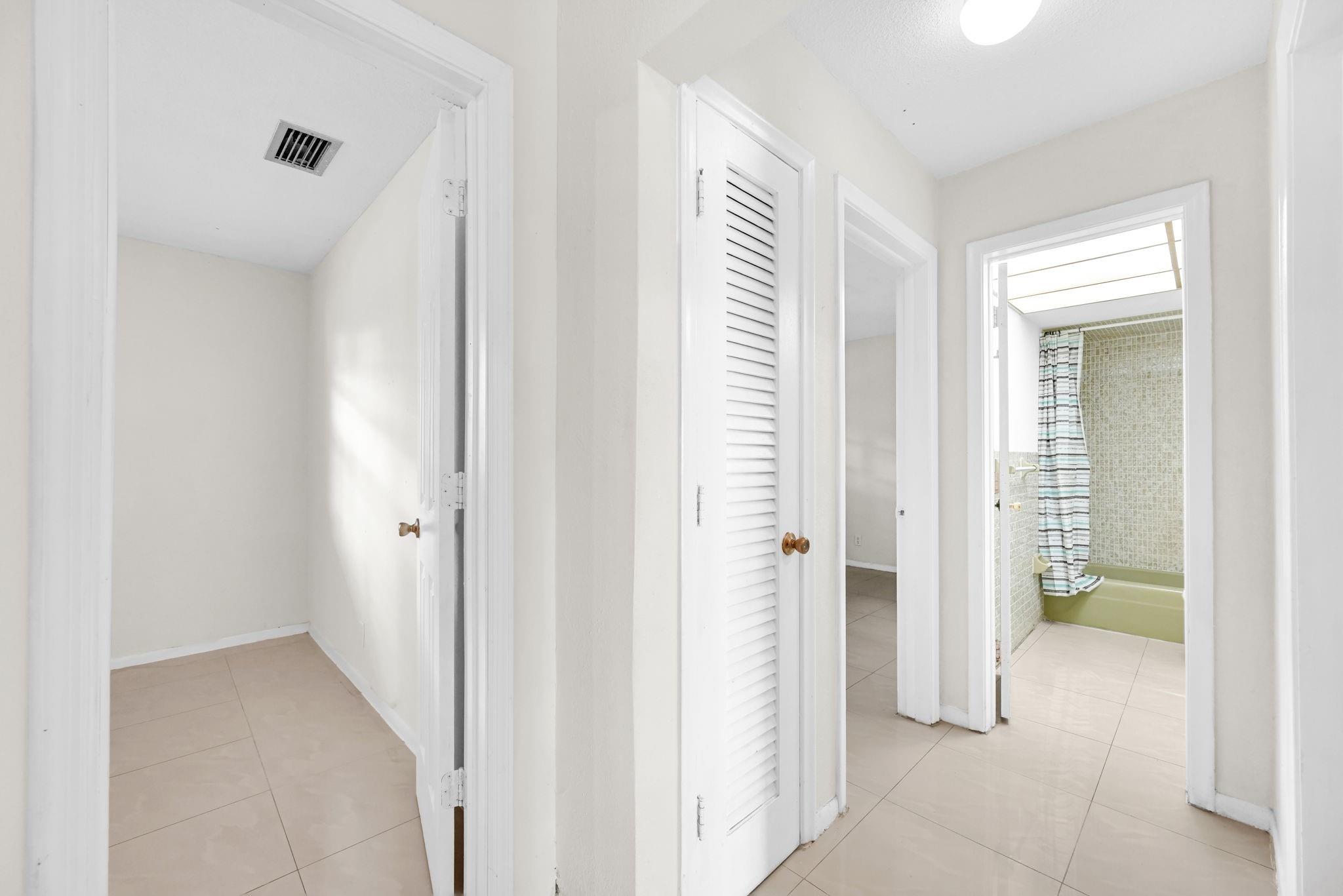 Lakeside Manor North Cond - Residential Lease