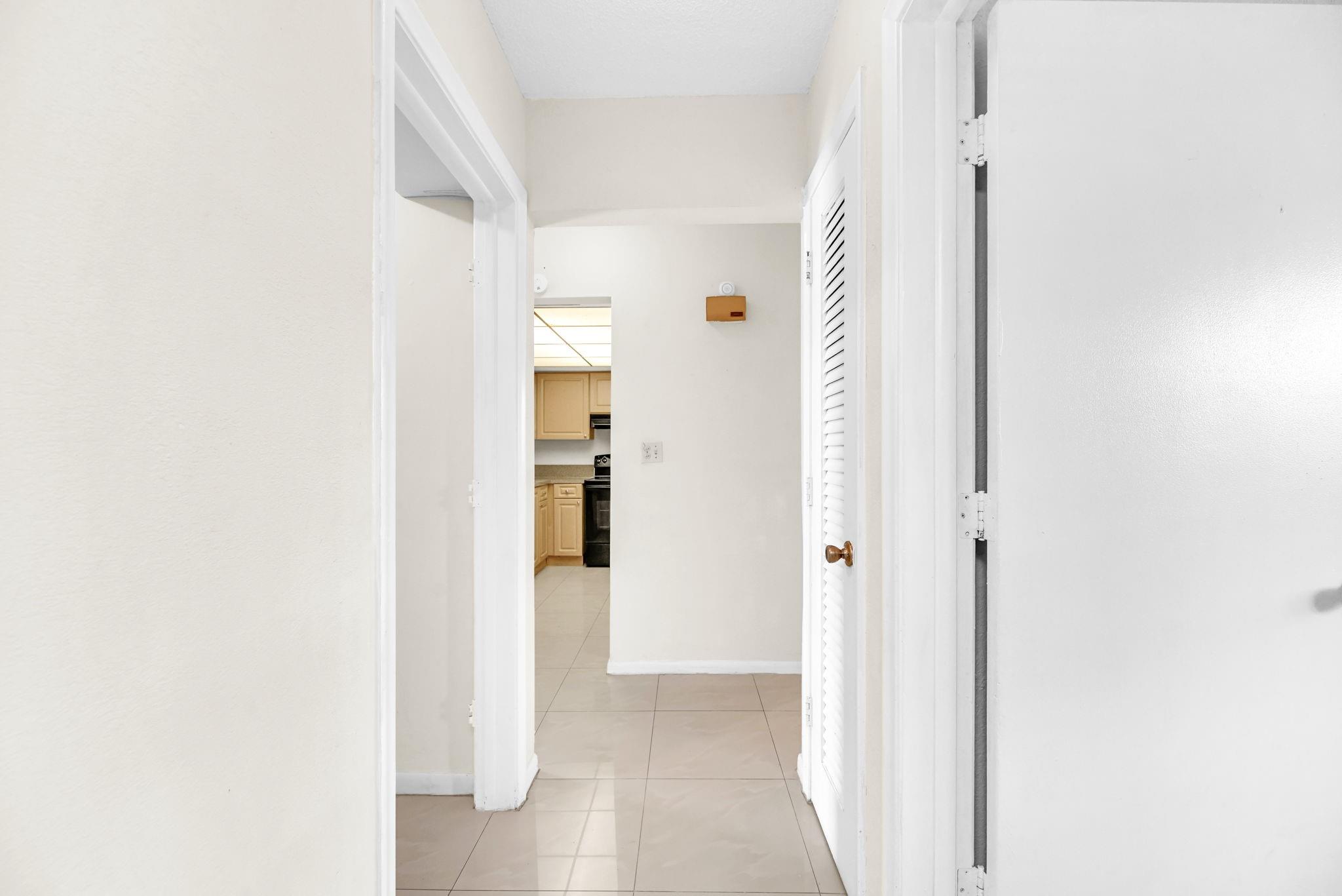 Lakeside Manor North Cond - Residential Lease