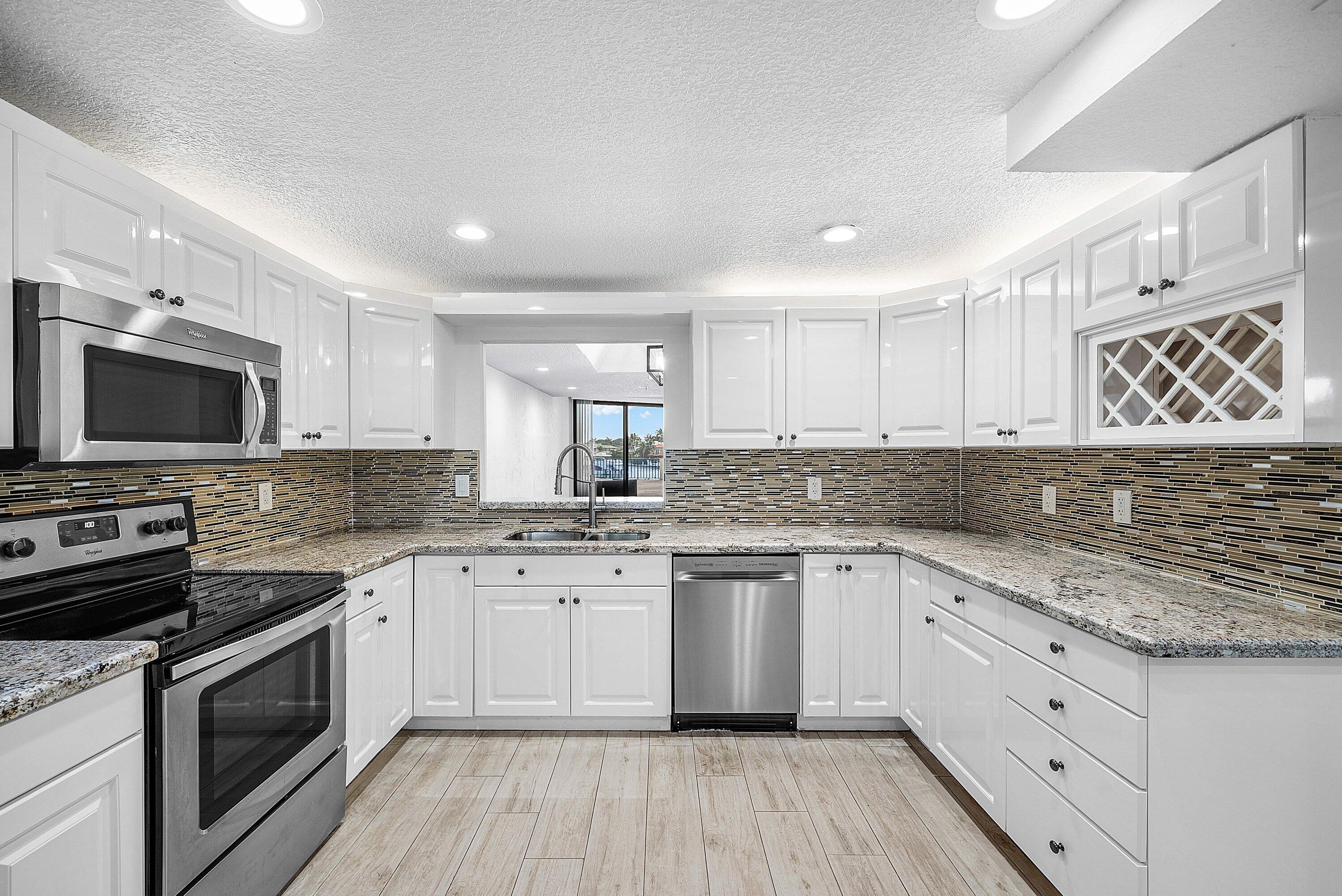 DELRAY HARBOR CLUB CONDO - Residential