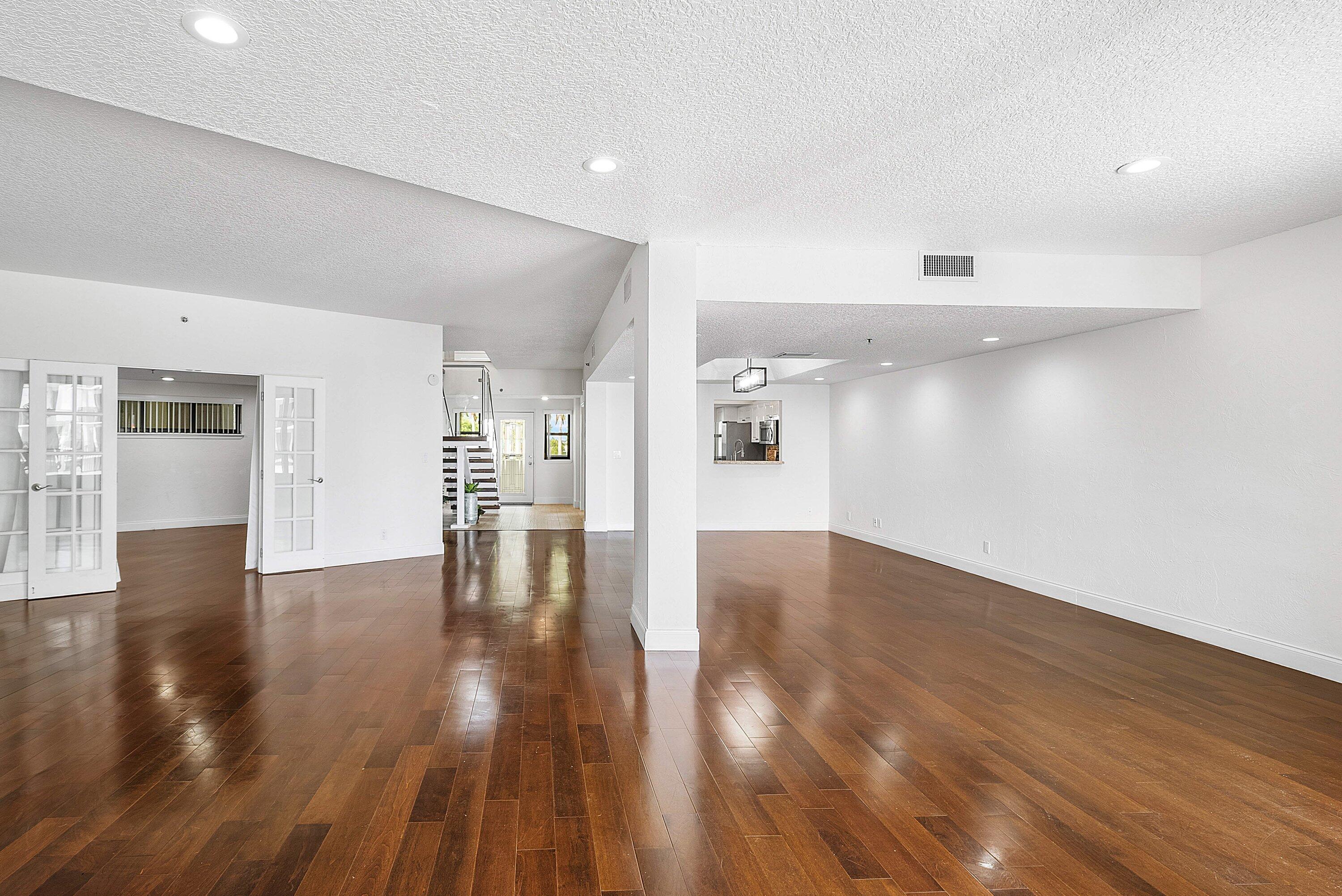 DELRAY HARBOR CLUB CONDO - Residential