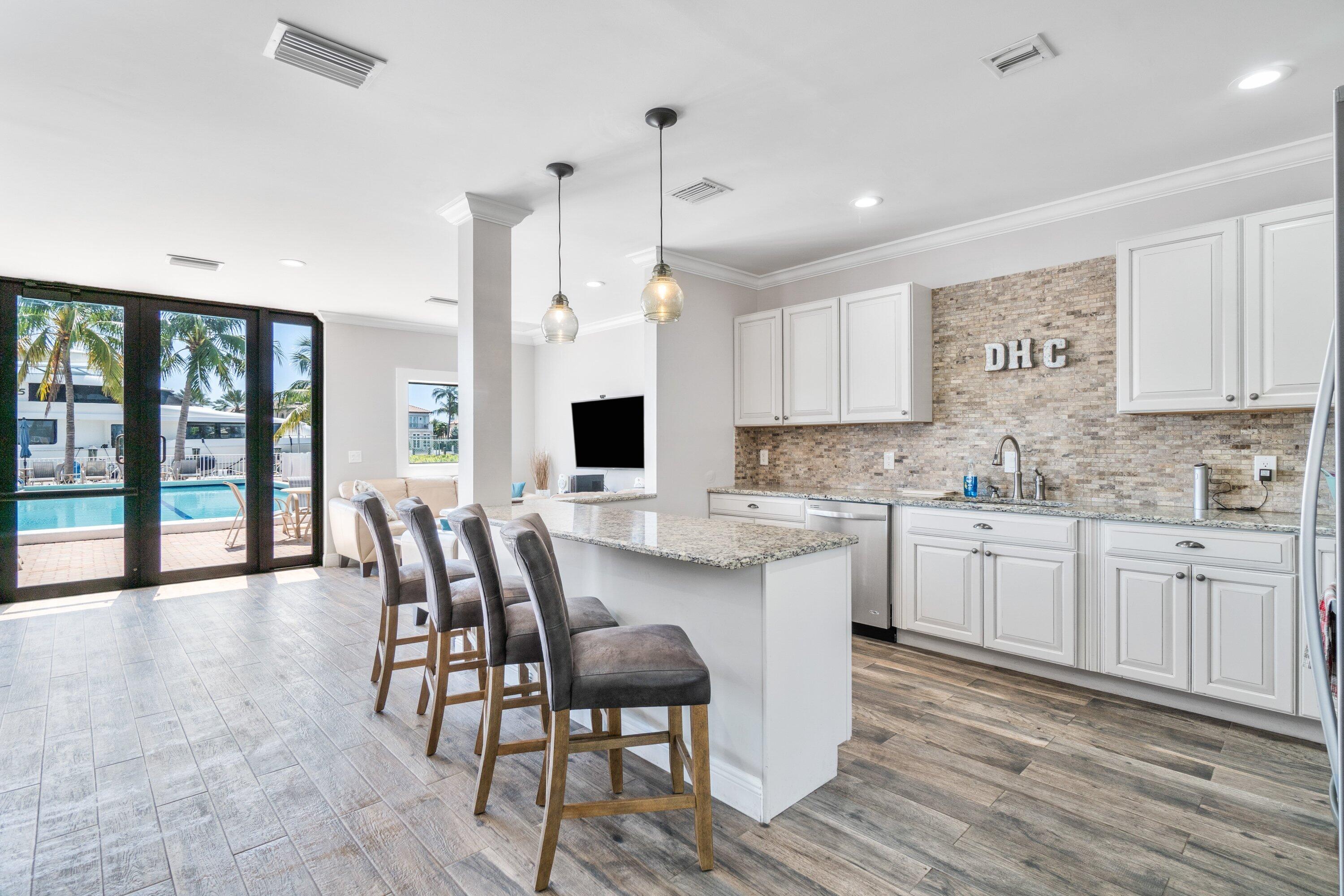 DELRAY HARBOR CLUB CONDO - Residential