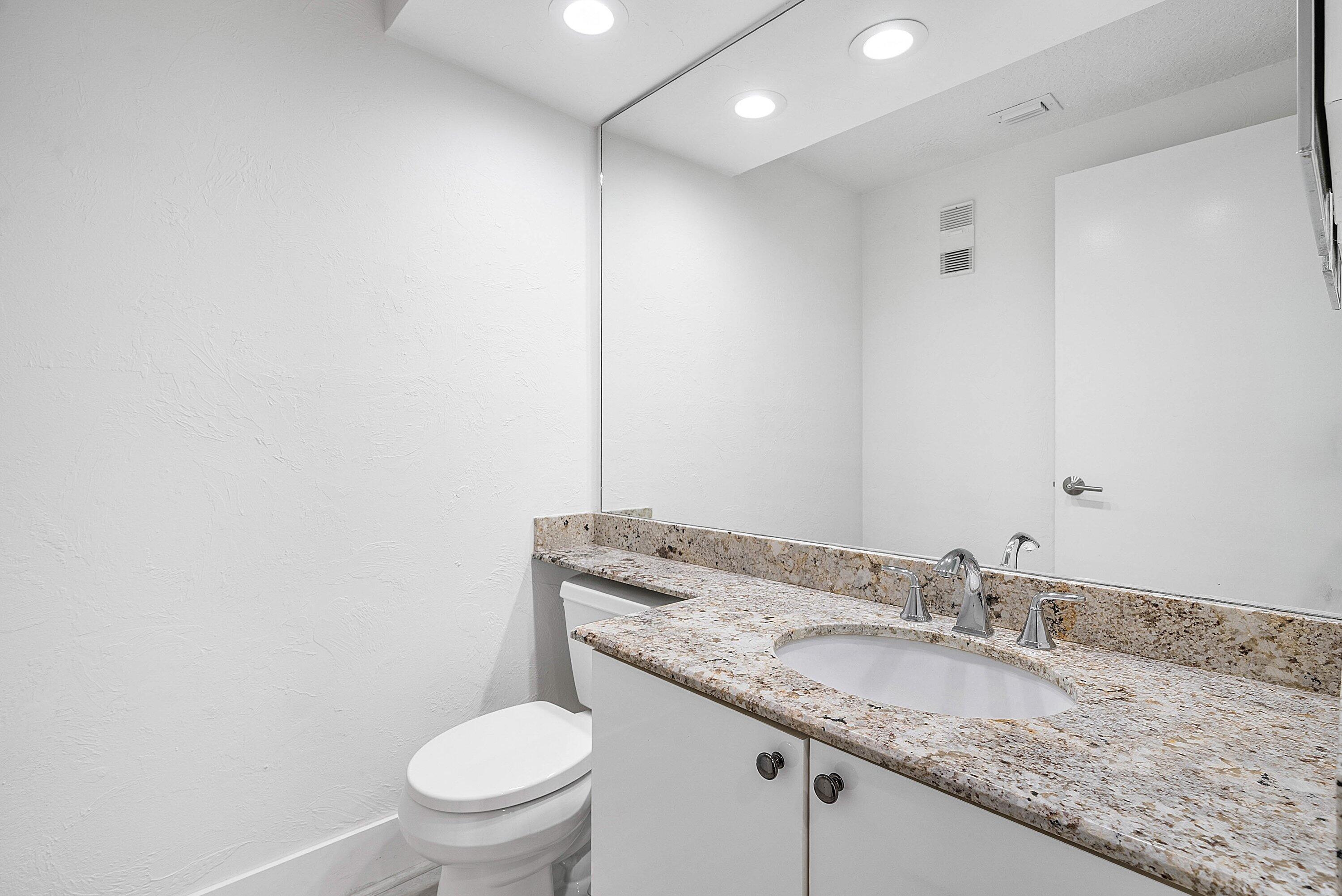 DELRAY HARBOR CLUB CONDO - Residential