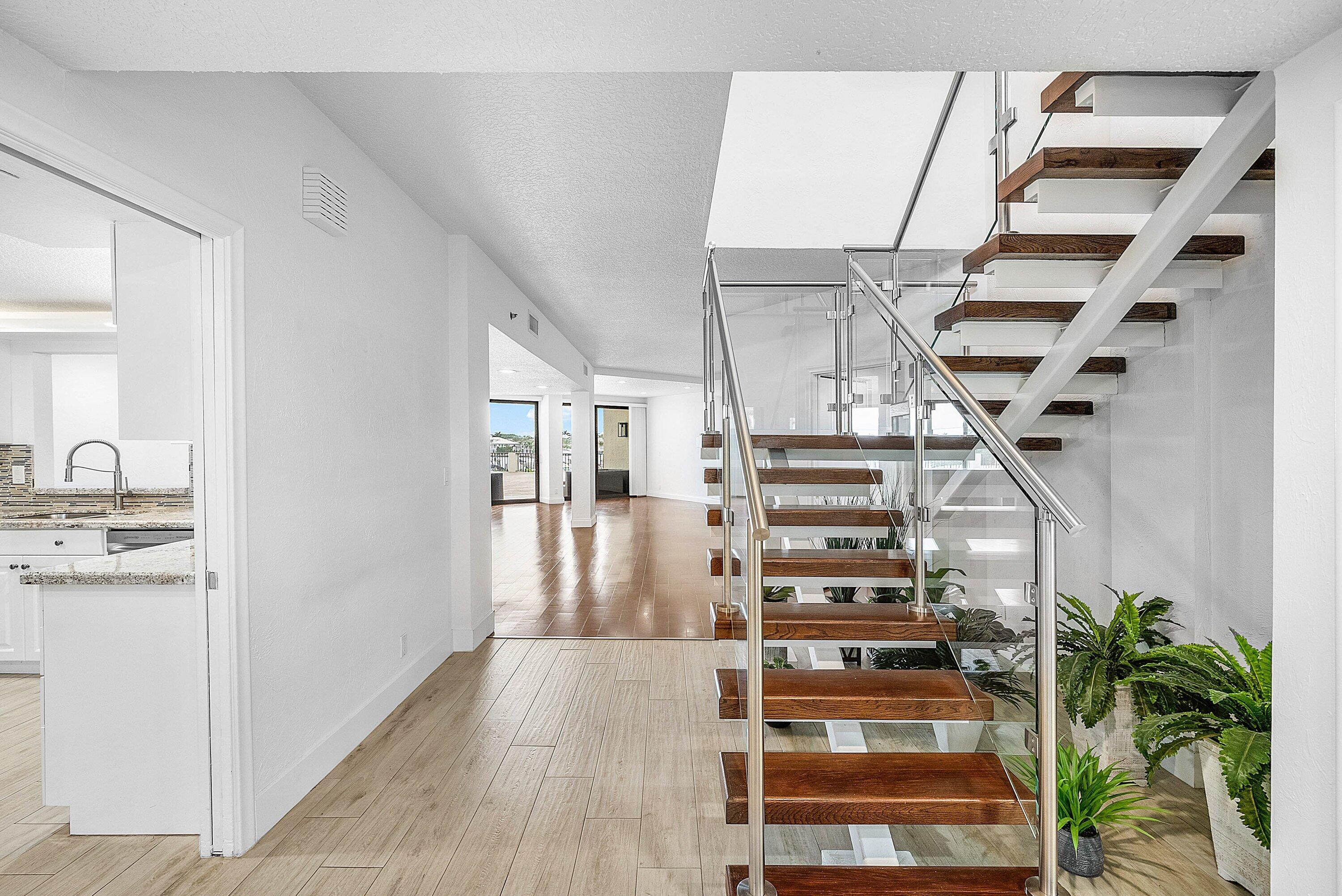 1035 S Federal Highway 213